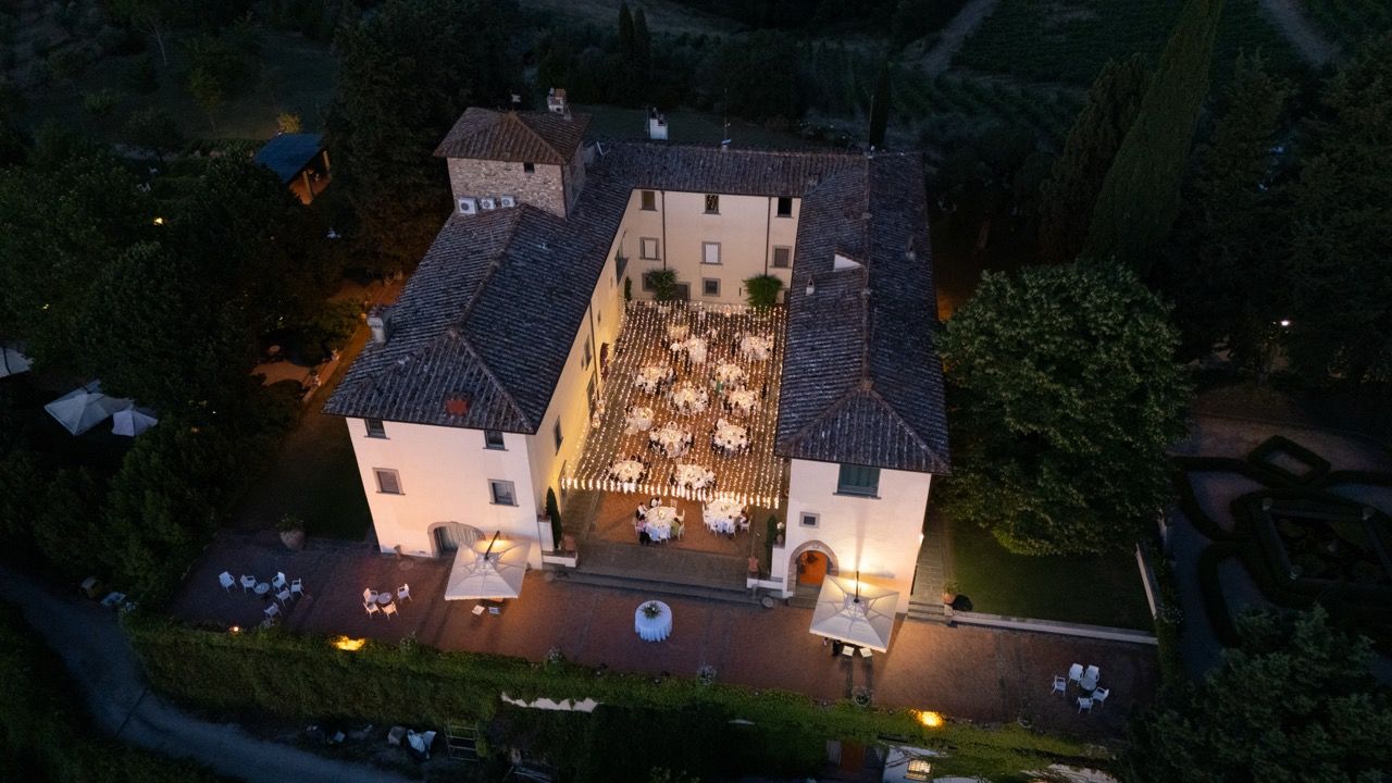 ricevimento-corte-villa-il-mocale-catene-luminose