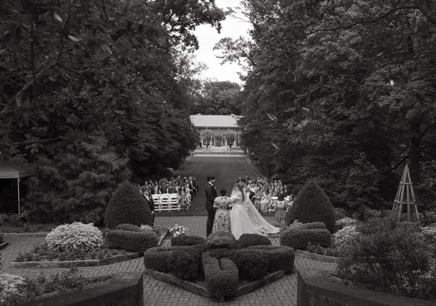 Kingswood Garden estate in Ohio wedding ceremony