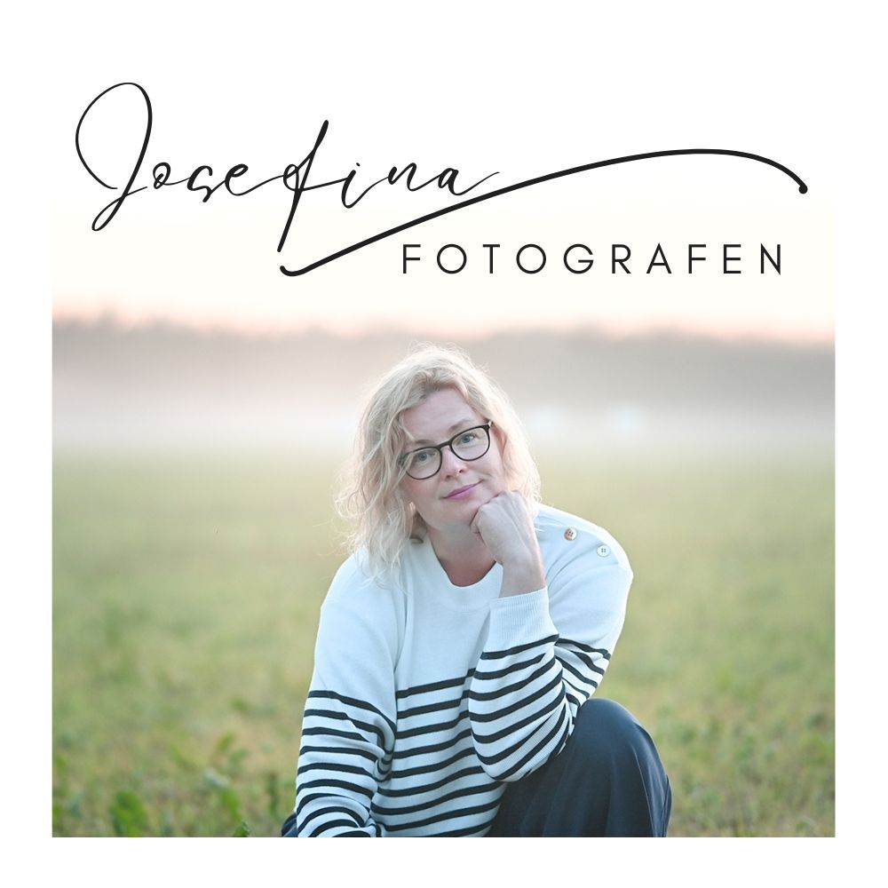 Porträttfoto av Josefina Fotografen med logotyp.