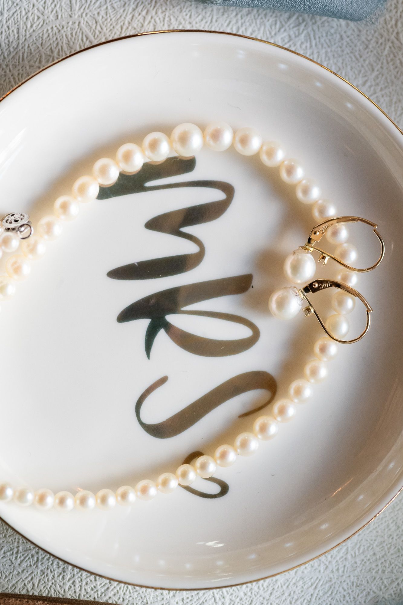 bridal details of bride's necklace
