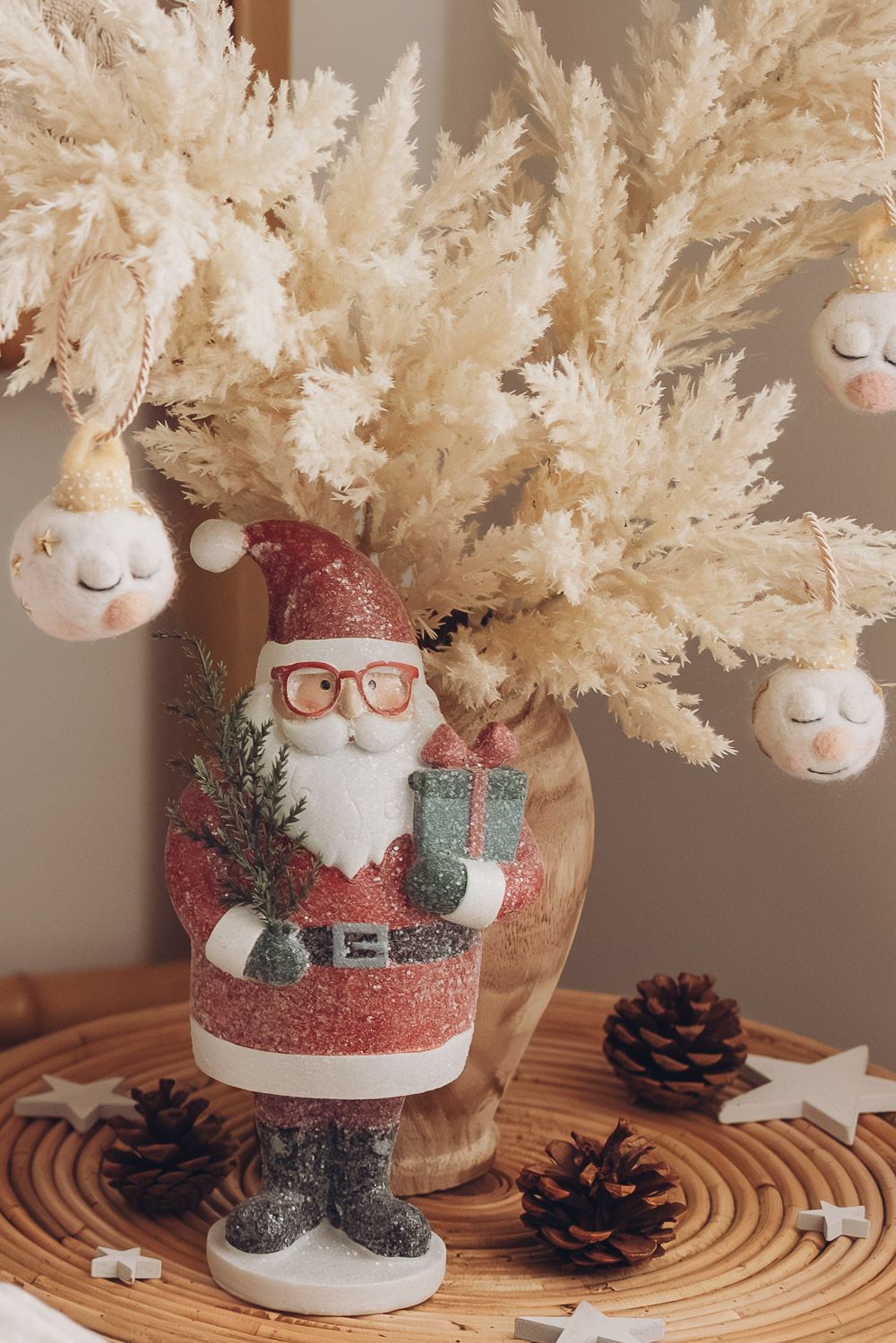 Fotoshooting von Dekoartikel im Weihnachtlichen Stil. Weihnachtsmini im Fotostudio Hannover