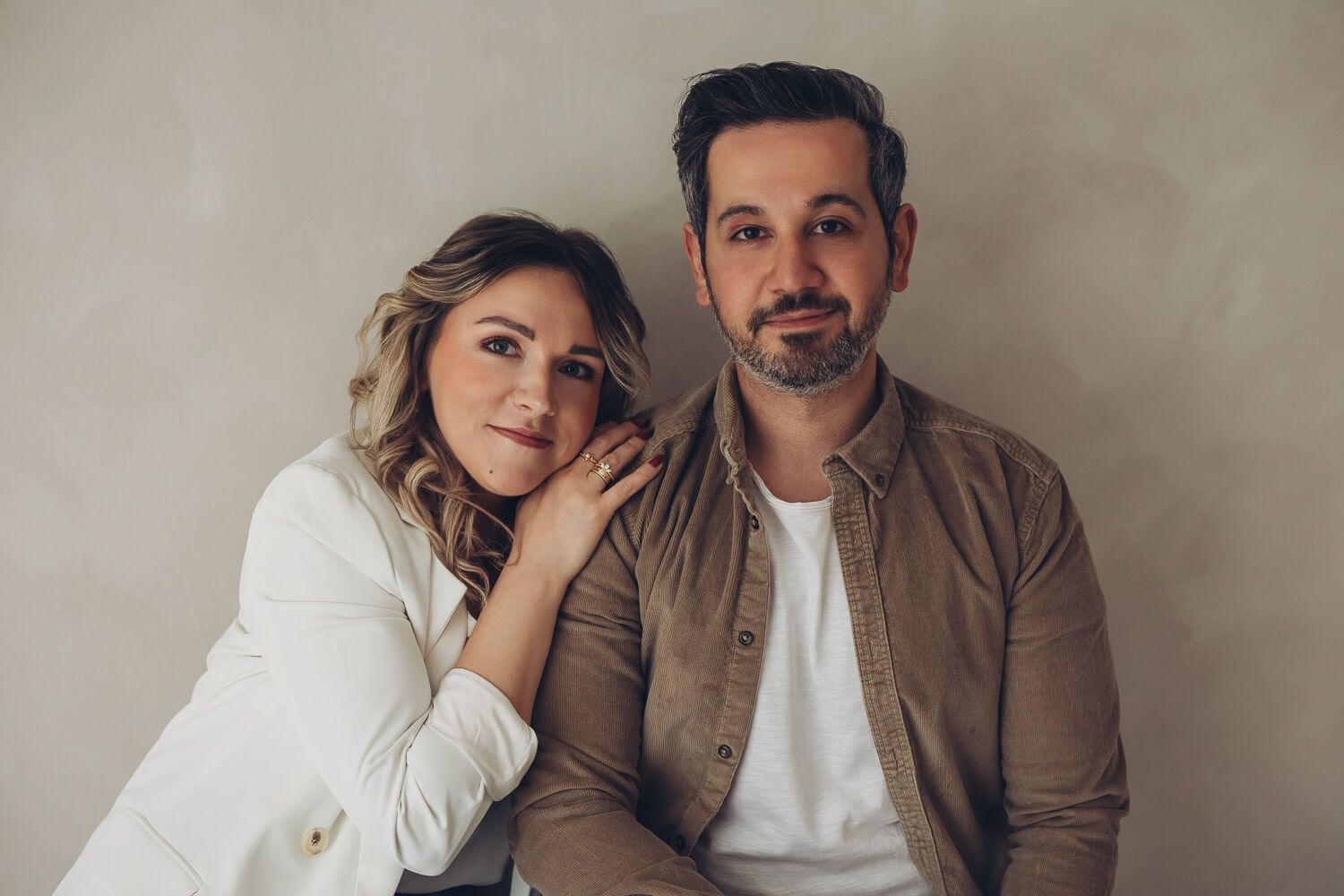 Fotografen mit Fotostudio in Hannover - Familien-, Neugeborenen und Babybauchfotografen