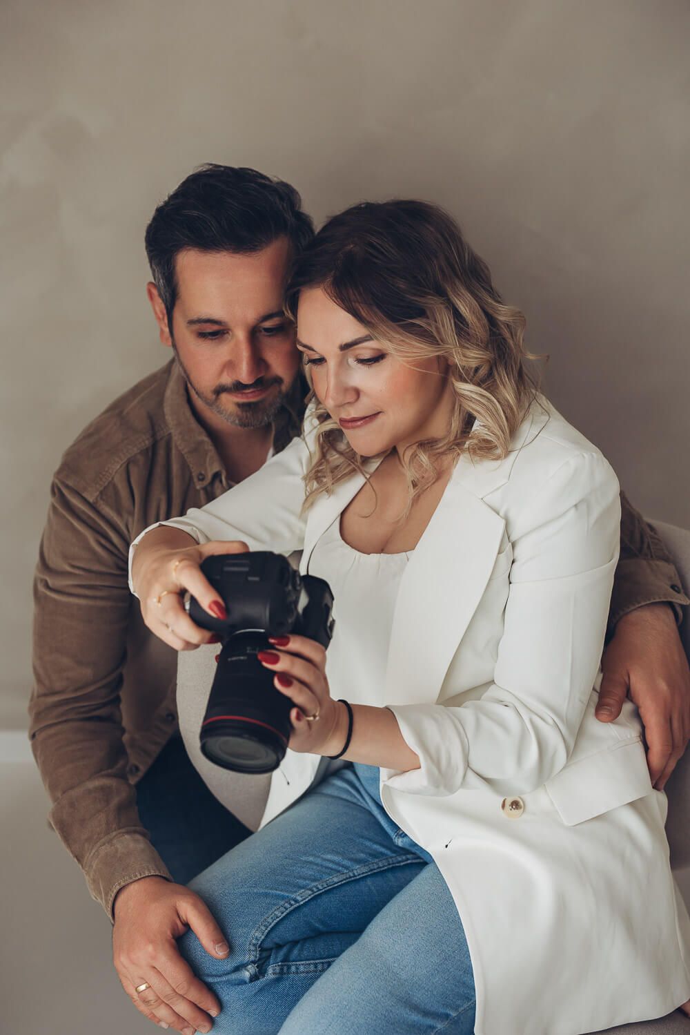 Fotografen mit Fotostudio in Hannover - Familien-, Neugeborenen und Babybauchfotografen