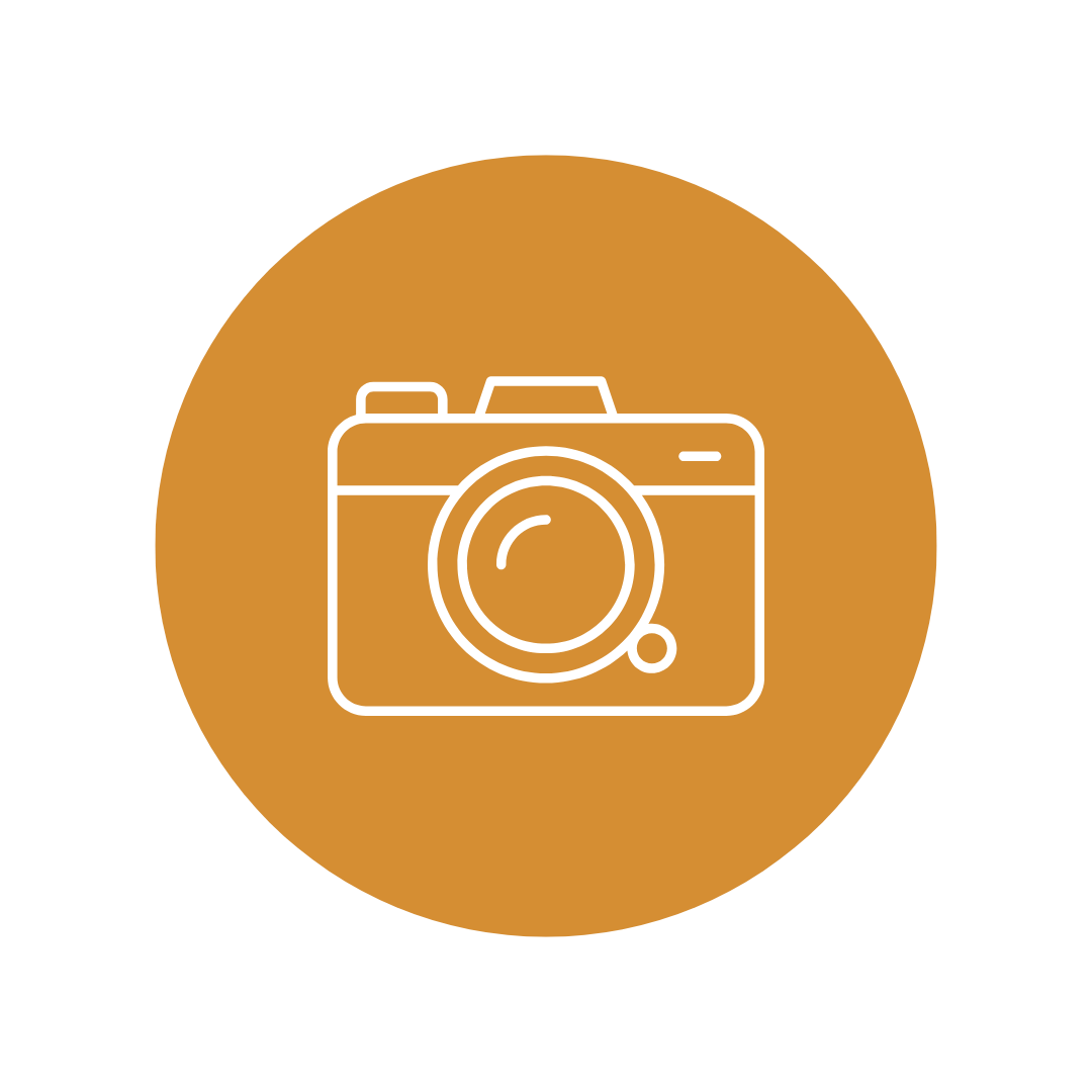 Professional camera icon for Denver maternity and birth photographer studio