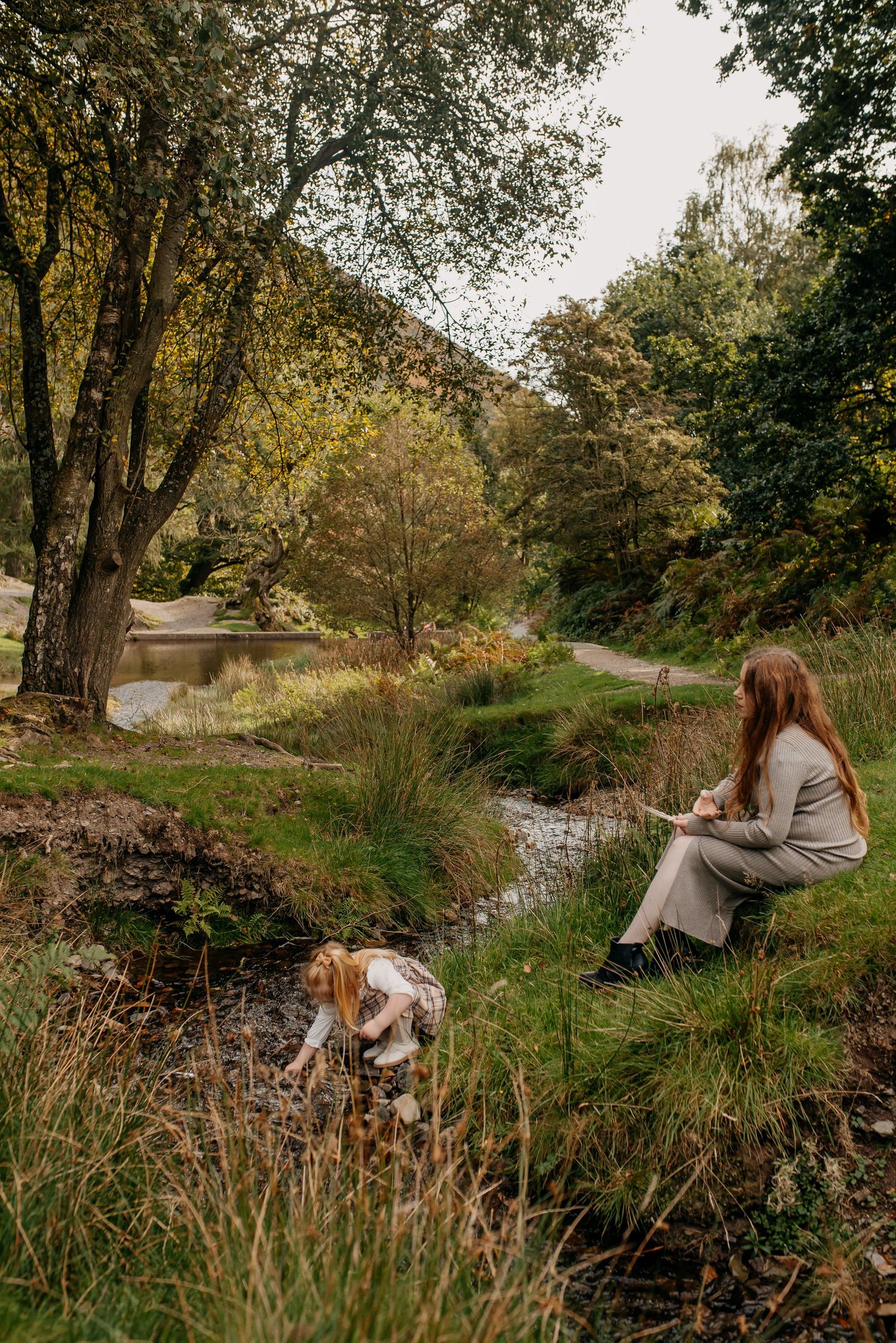 outdoor mother daughter family photoshoot by a river by Edinburgh based photographer
