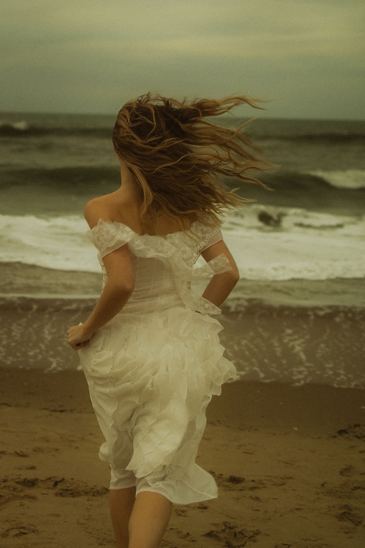 Cinematic seaside engagement session at Virginia Beach