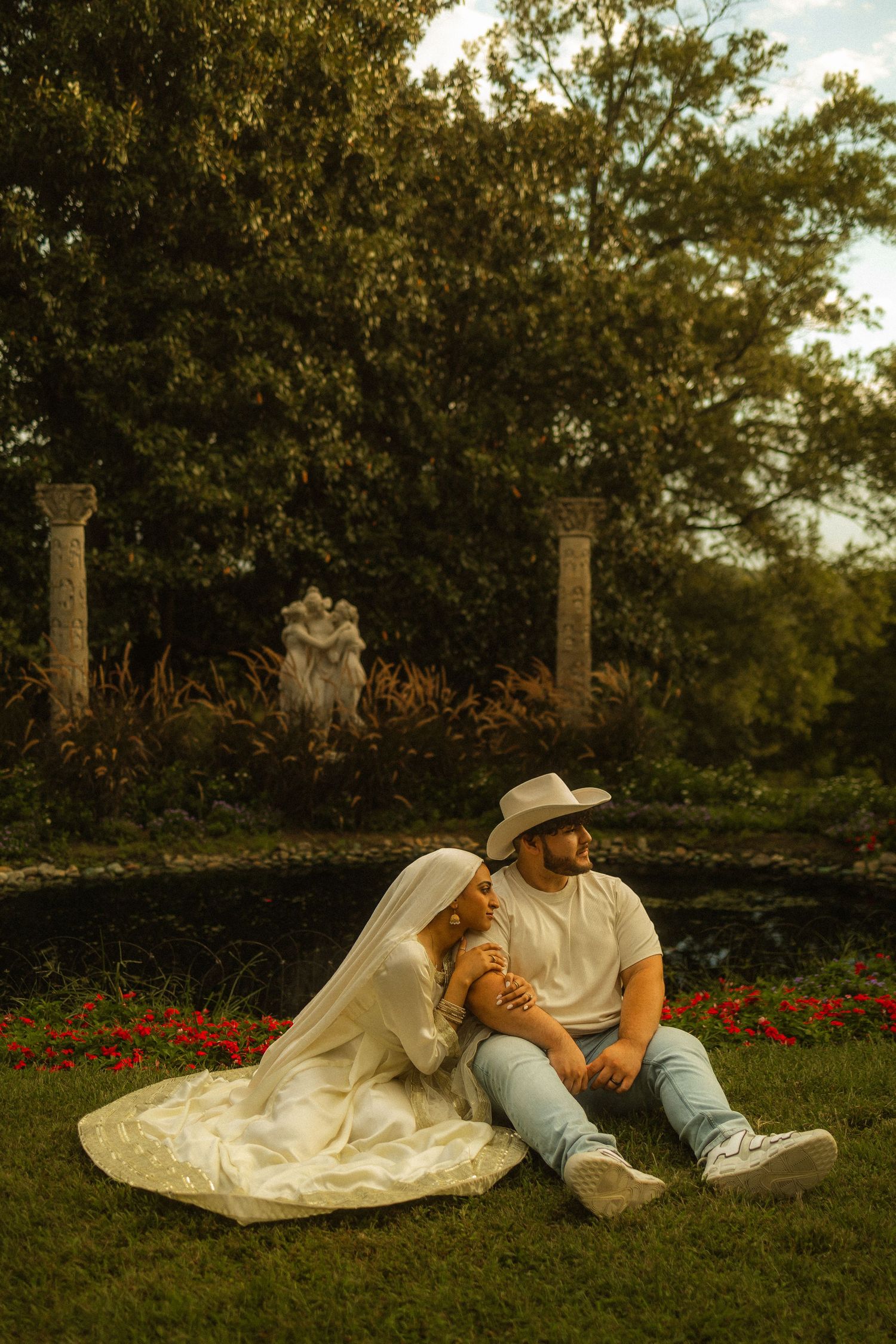 Romantic Maymont Park wedding photos in Richmond Virginia