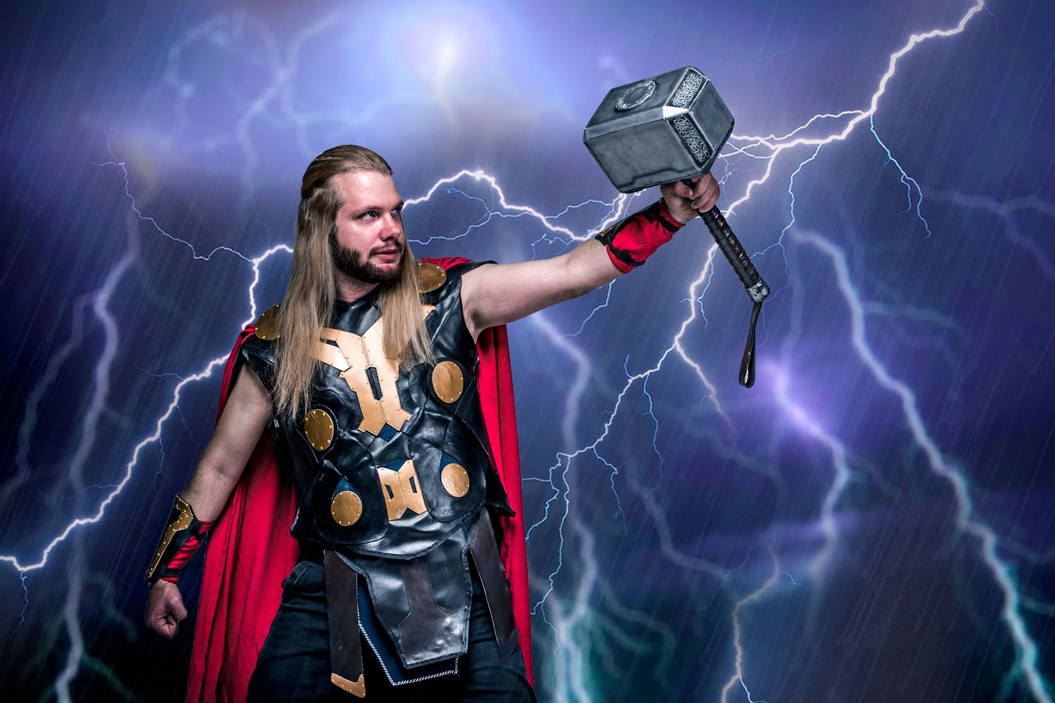 Kreatív cosplay stúdiófotó