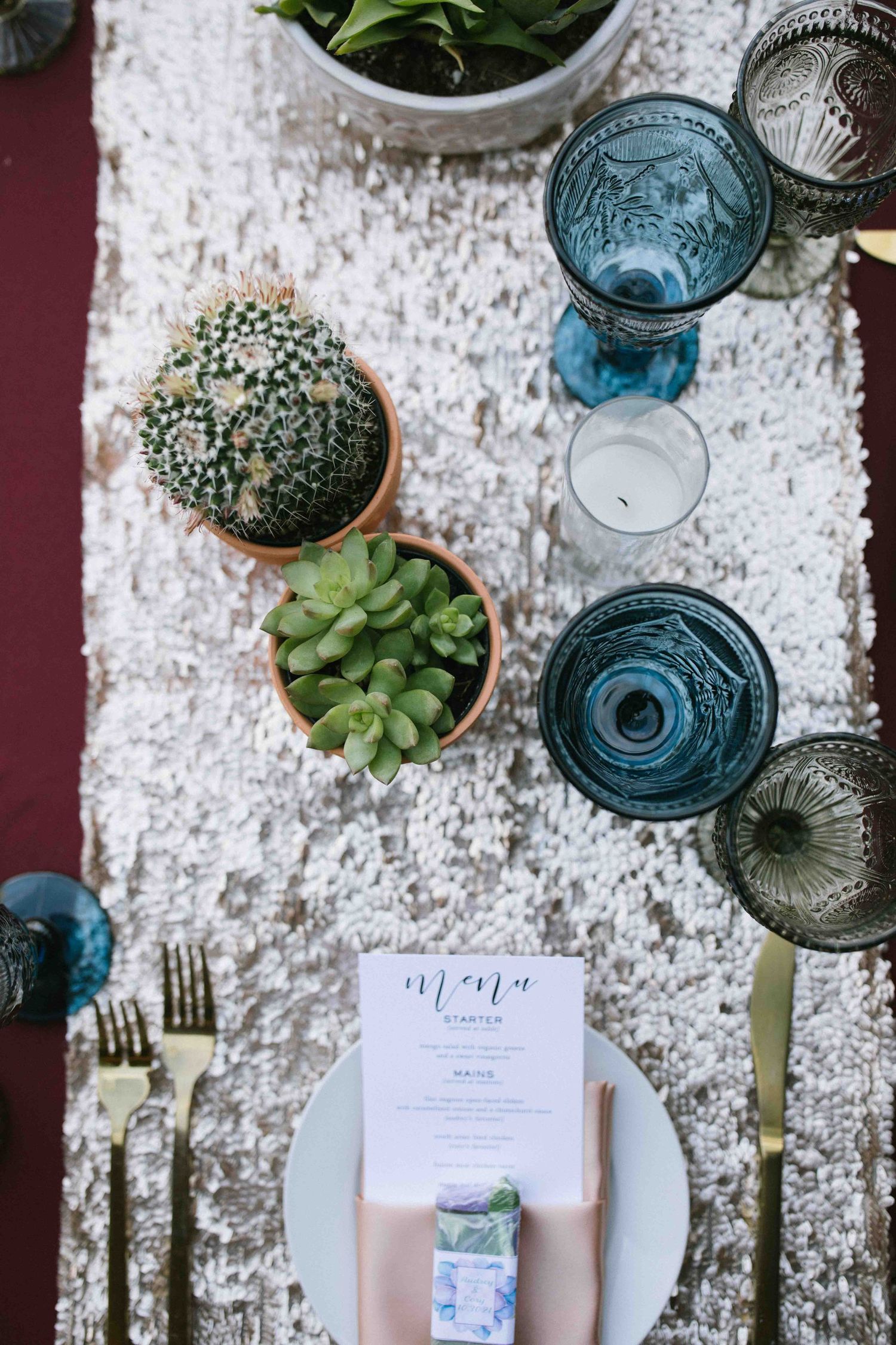 Natural light table decor photographed before reception time