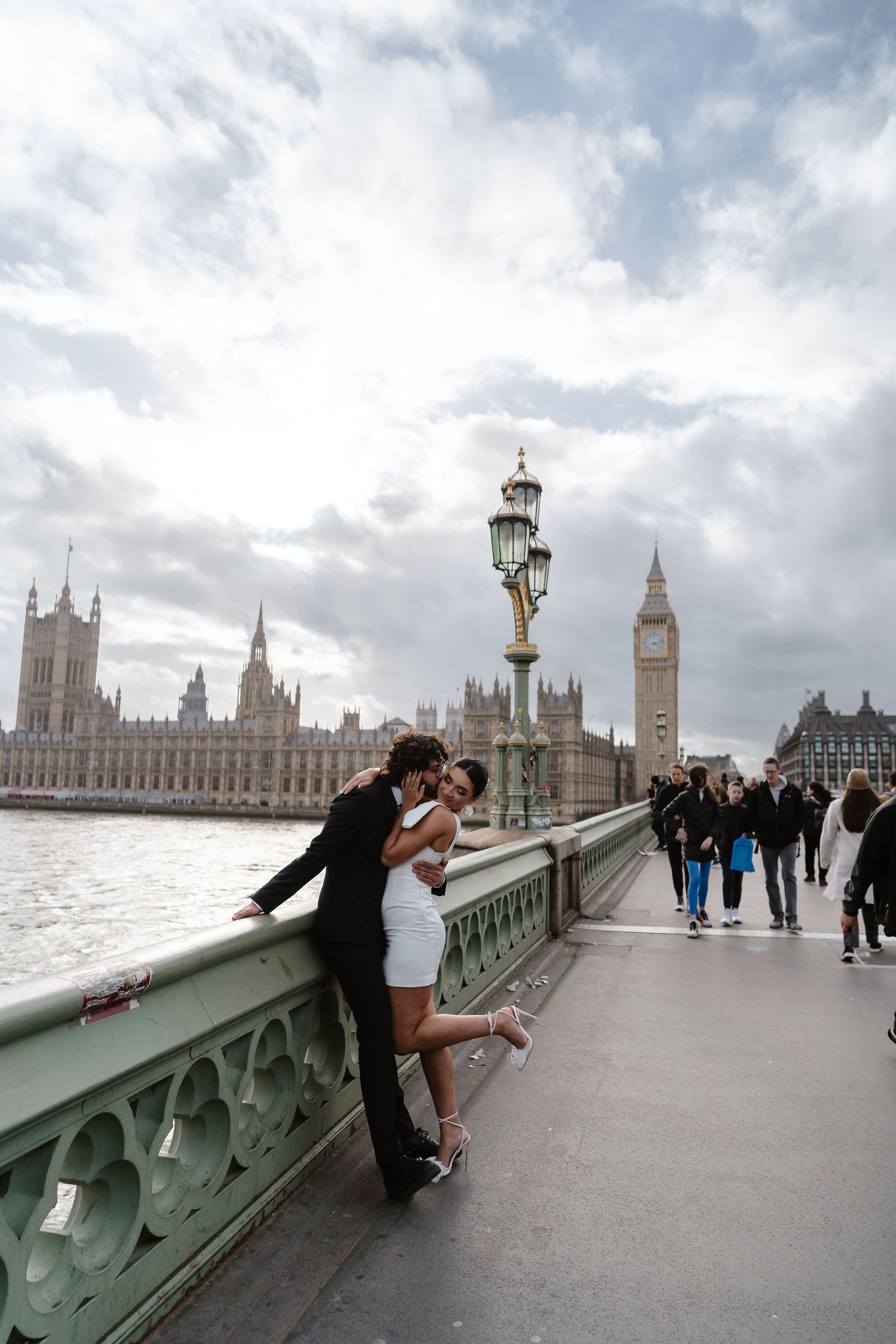 Wedding elopement London. Relaxed,Natural wedding photos Big Ben & Westminster River Thames. London Wedding photographer