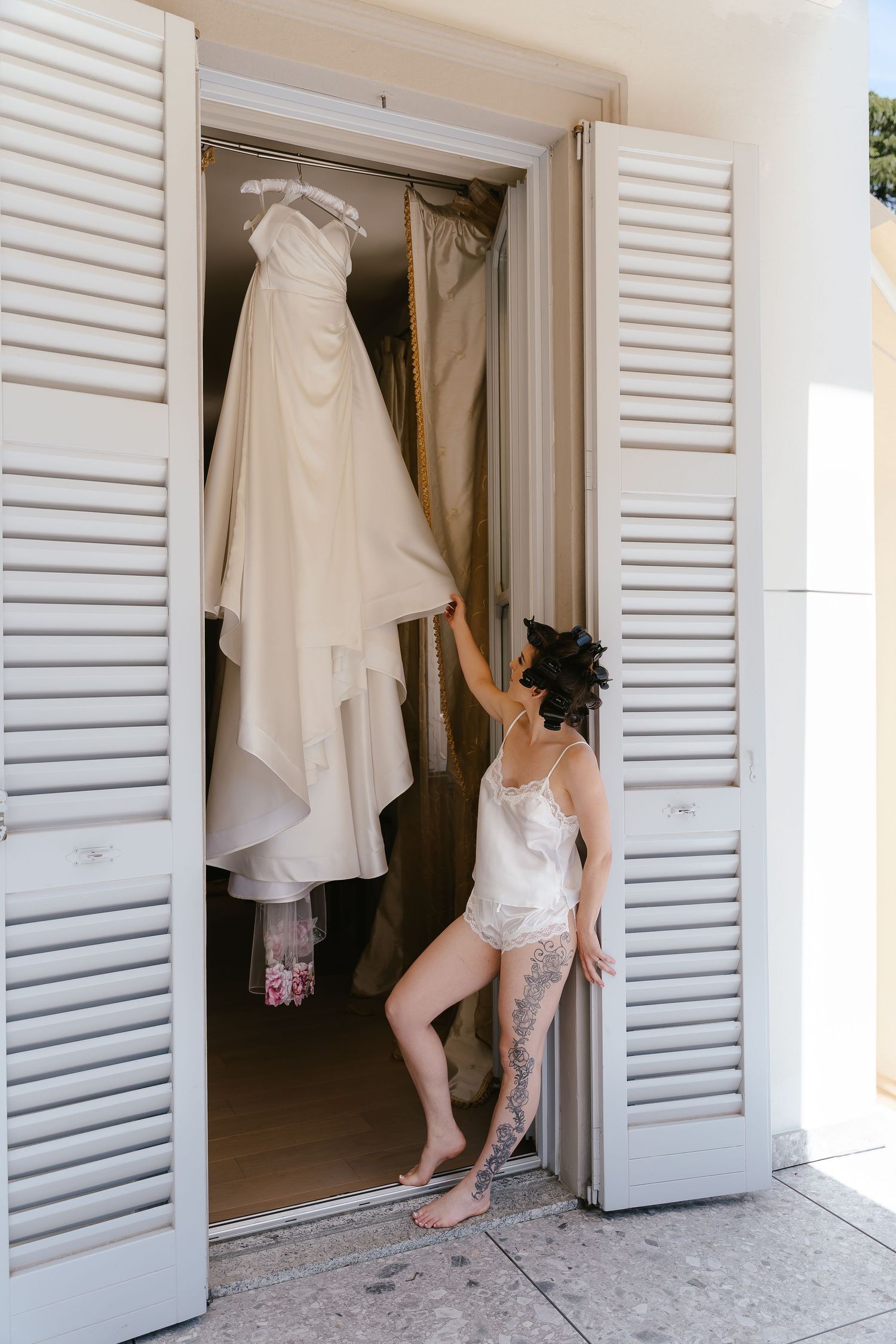 Bridal Prep. on Lake Como. Villa Guilia Wedding Venue. Lake Como Wedding Photographer. Destination Wedding Photographer