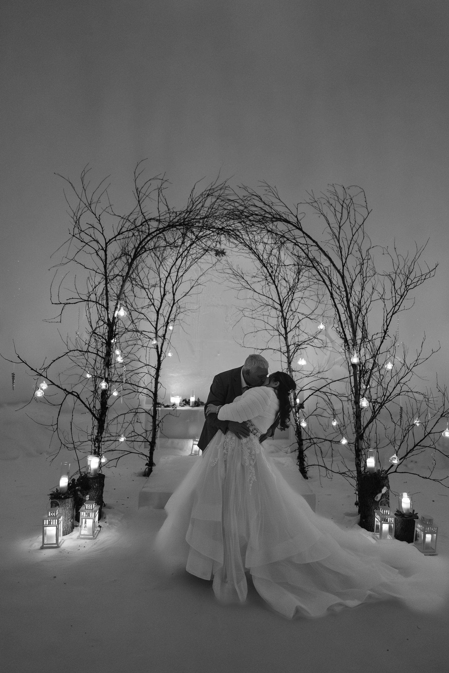 Snow Chapel wedding photos in Lapland, Levi. Luxury Lapland wedding photographer. Snow wedding. Candlelit Wedding. Igloo wedding