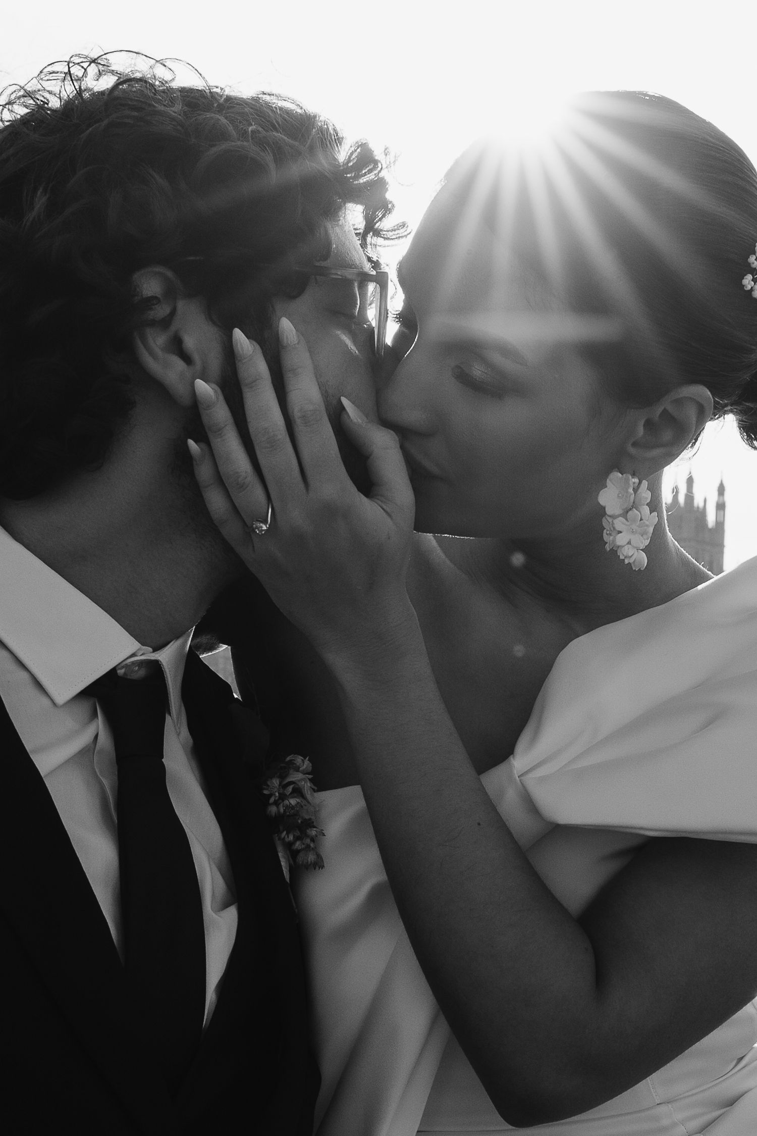 Wedding romantic London. Relaxed,Natural wedding photos Big Ben & Westminster River Thames. London Wedding photographer
