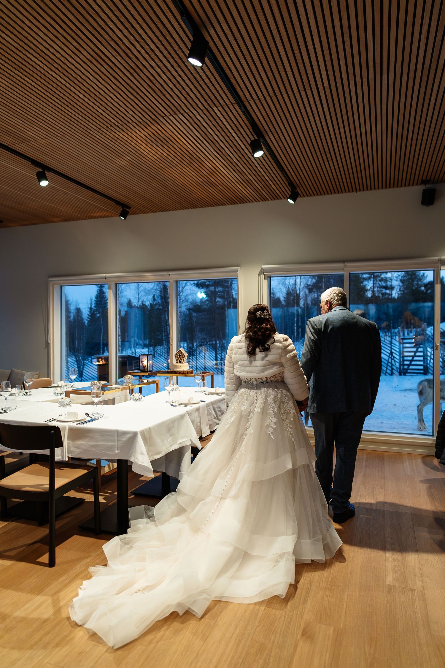 Luxury dining experience on your wedding day at Northern Lights Ranch Snow Chapel. Wedding reception. Lapland wedding photographer