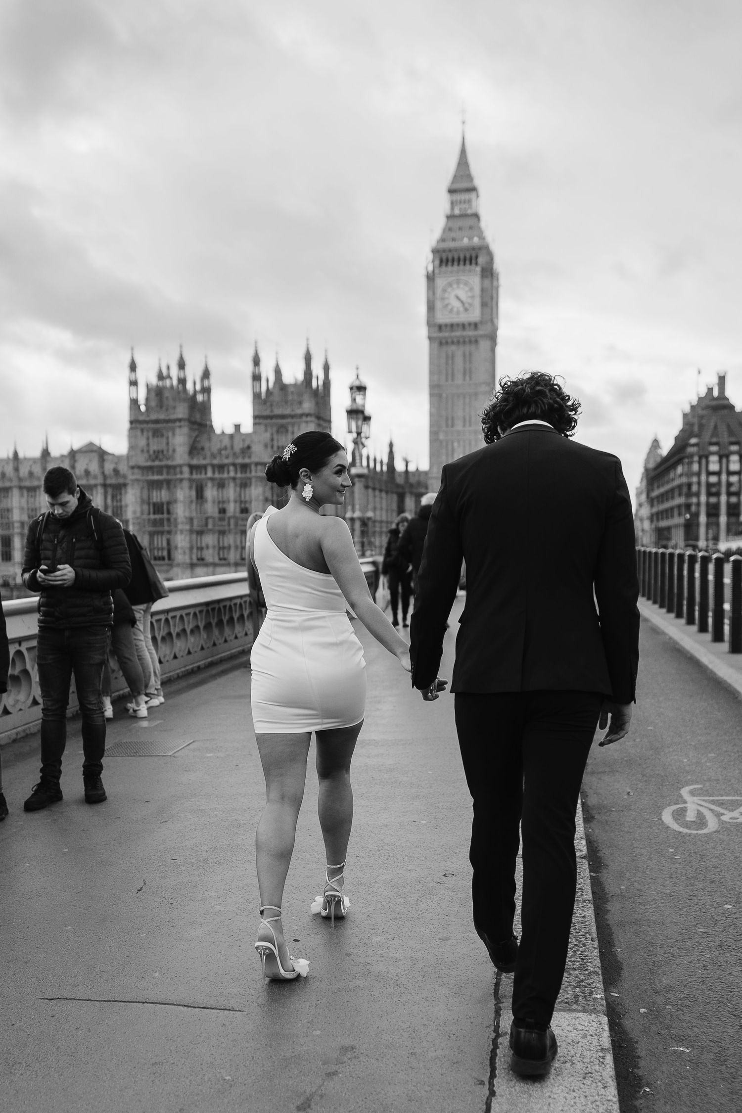Wedding elopement London. Relaxed,Natural wedding photos Big Ben & Westminster River Thames. London Wedding photographer