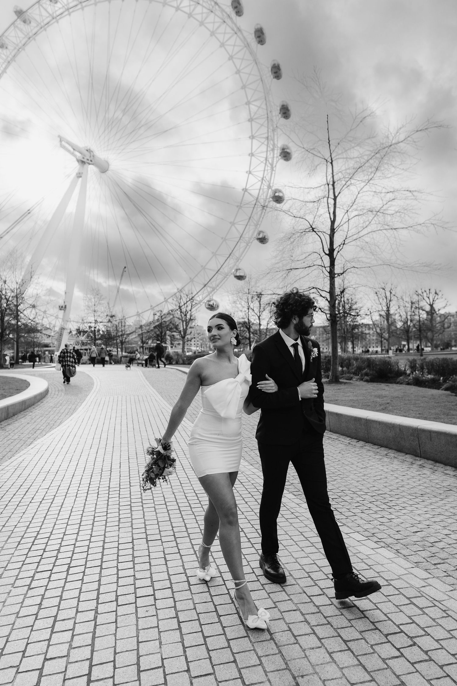 Couple Wedding Elopement. Iconic London buildings. London Eye. Double Decker Red Bus. London Wedding photographer