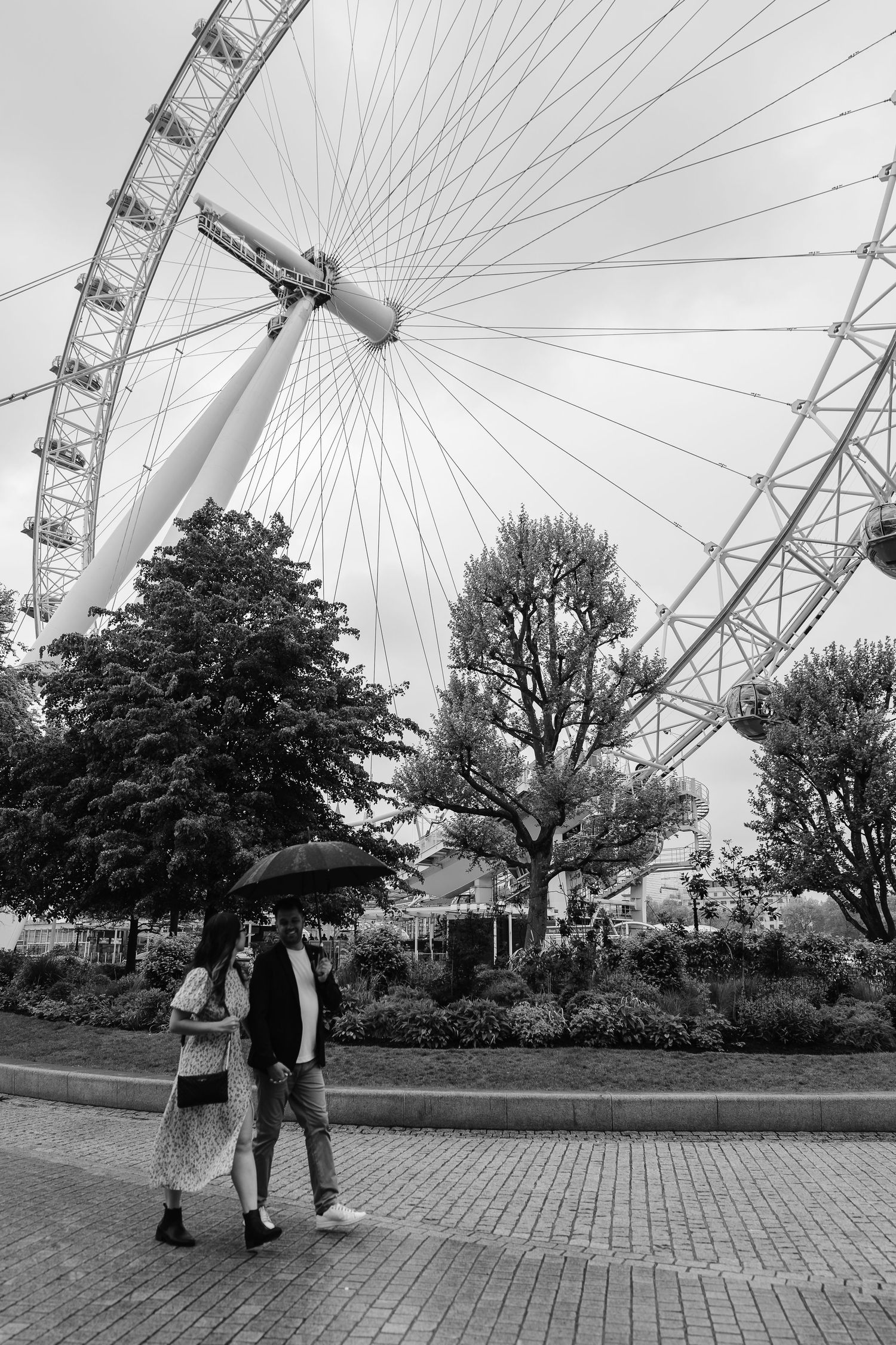 Alitha & James in Londons iconic big ben westminster in Spring for their exciting Engagement / Pre-Wedding photoshoot engagement ring