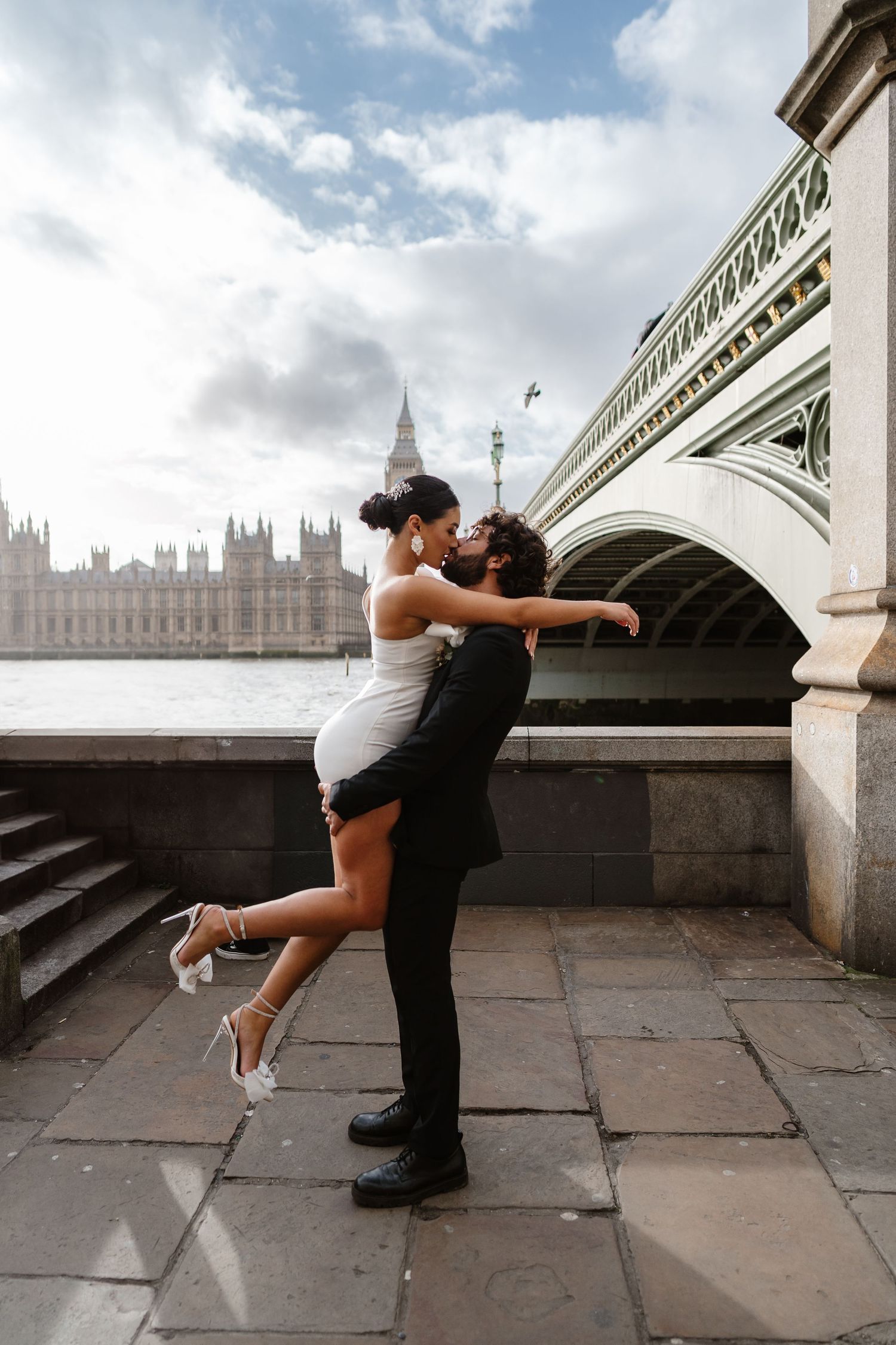 Wedding elopement London. Relaxed,Natural wedding photos Big Ben & Westminster River Thames. London Wedding photographer