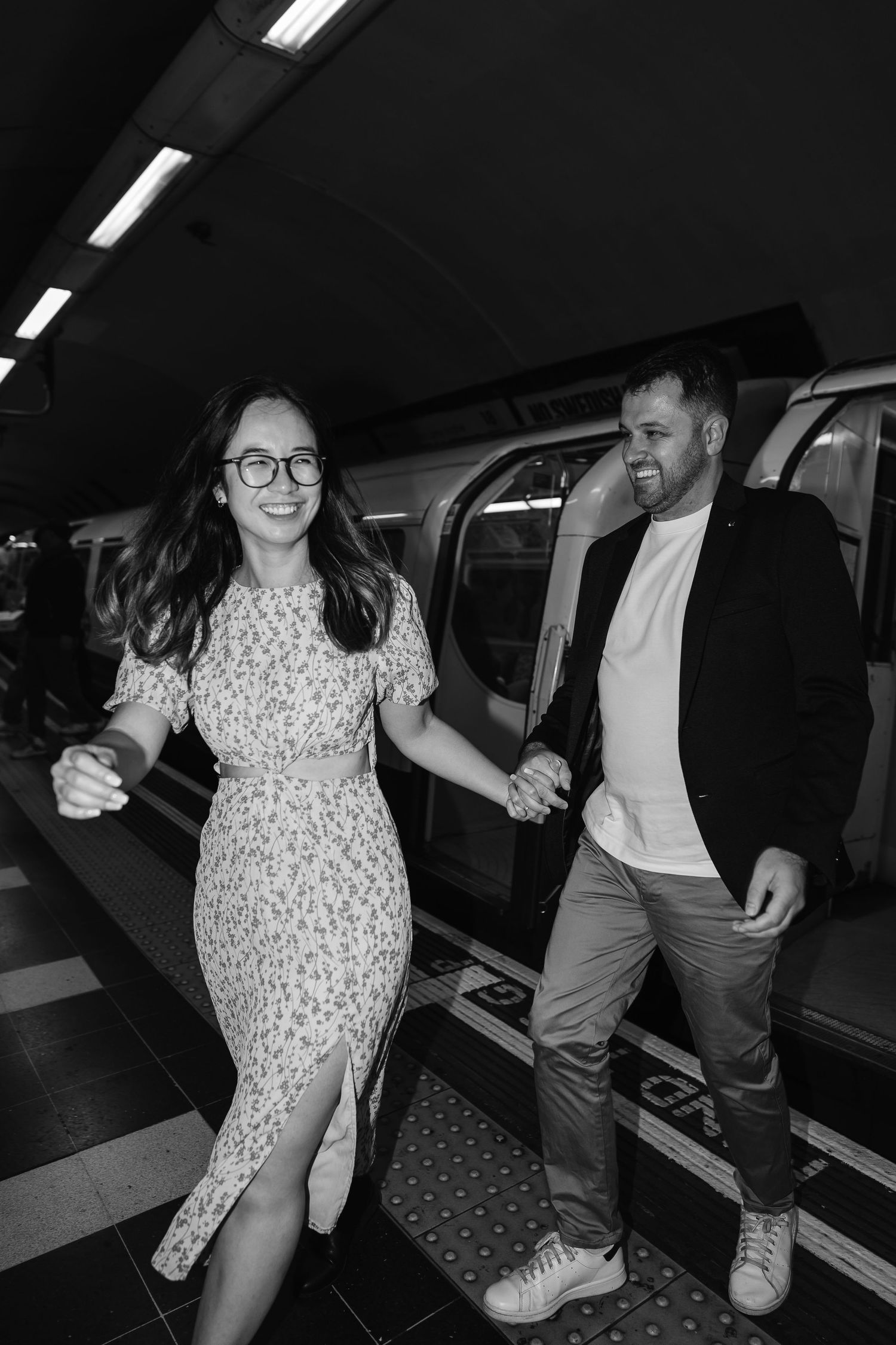 Alitha & James in Londons iconic big ben westminster in Spring for their exciting Engagement / Pre-Wedding photoshoot engagement ring