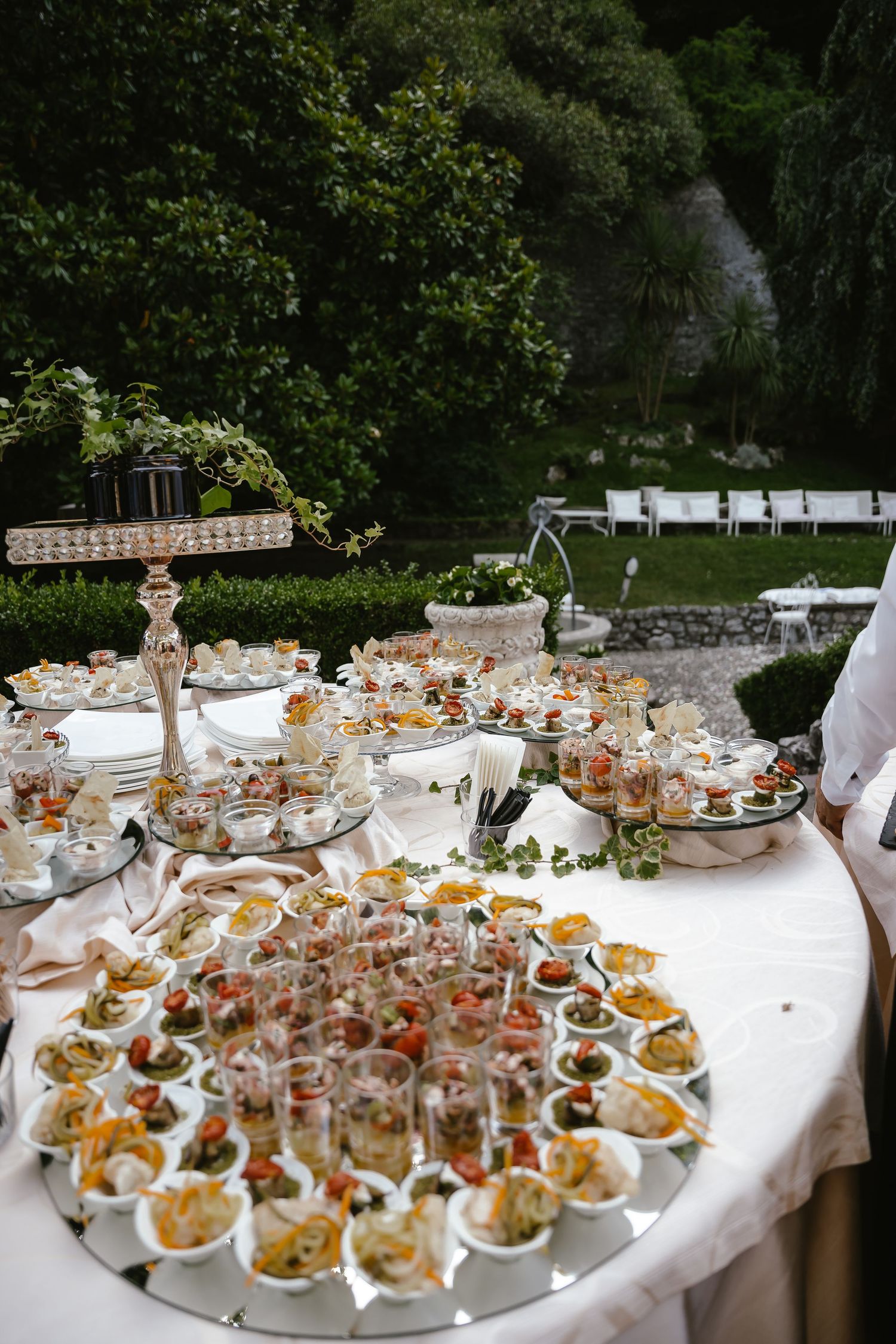 Wedding food on Lake Como. Villa Giuilia Wedding Venue. Lake Como Wedding Photographer. Destination Wedding Photographer
