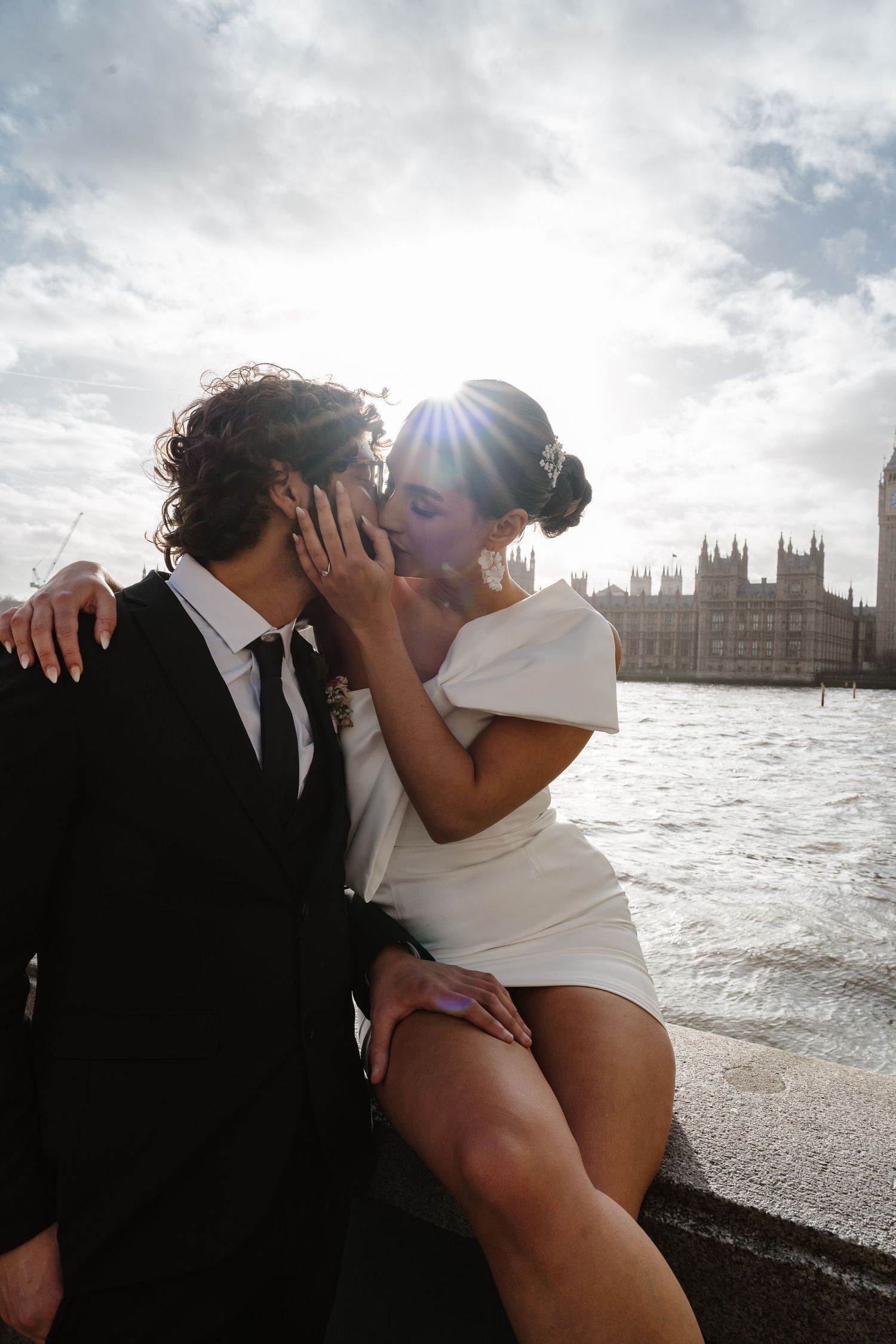 Wedding elopement London. Relaxed,Natural wedding photos Big Ben & Westminster River Thames. London Wedding photographer