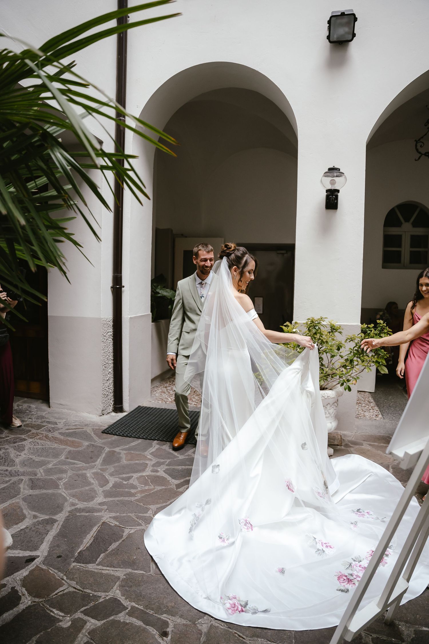 Wedding dresson Lake Como. Villa Giuilia Wedding Venue. Lake Como Wedding Photographer. Destination Wedding Photographer