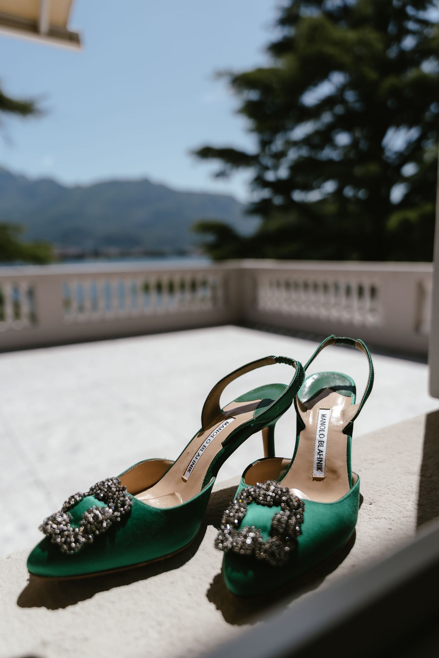 Green wedding shoes. on Lake Como. Villa Guilia Wedding Venue. Lake Como Wedding Photographer. Destination Wedding Photo