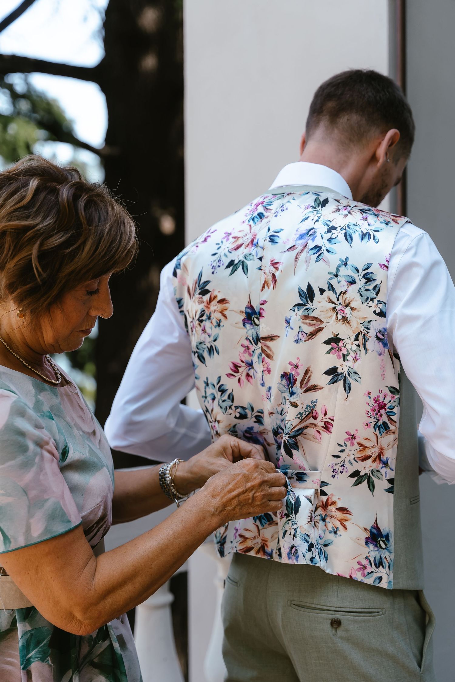 Groom Prep on Lake Como. Villa Guilia Wedding Venue. Lake Como Wedding Photographer. Destination Wedding Photographer