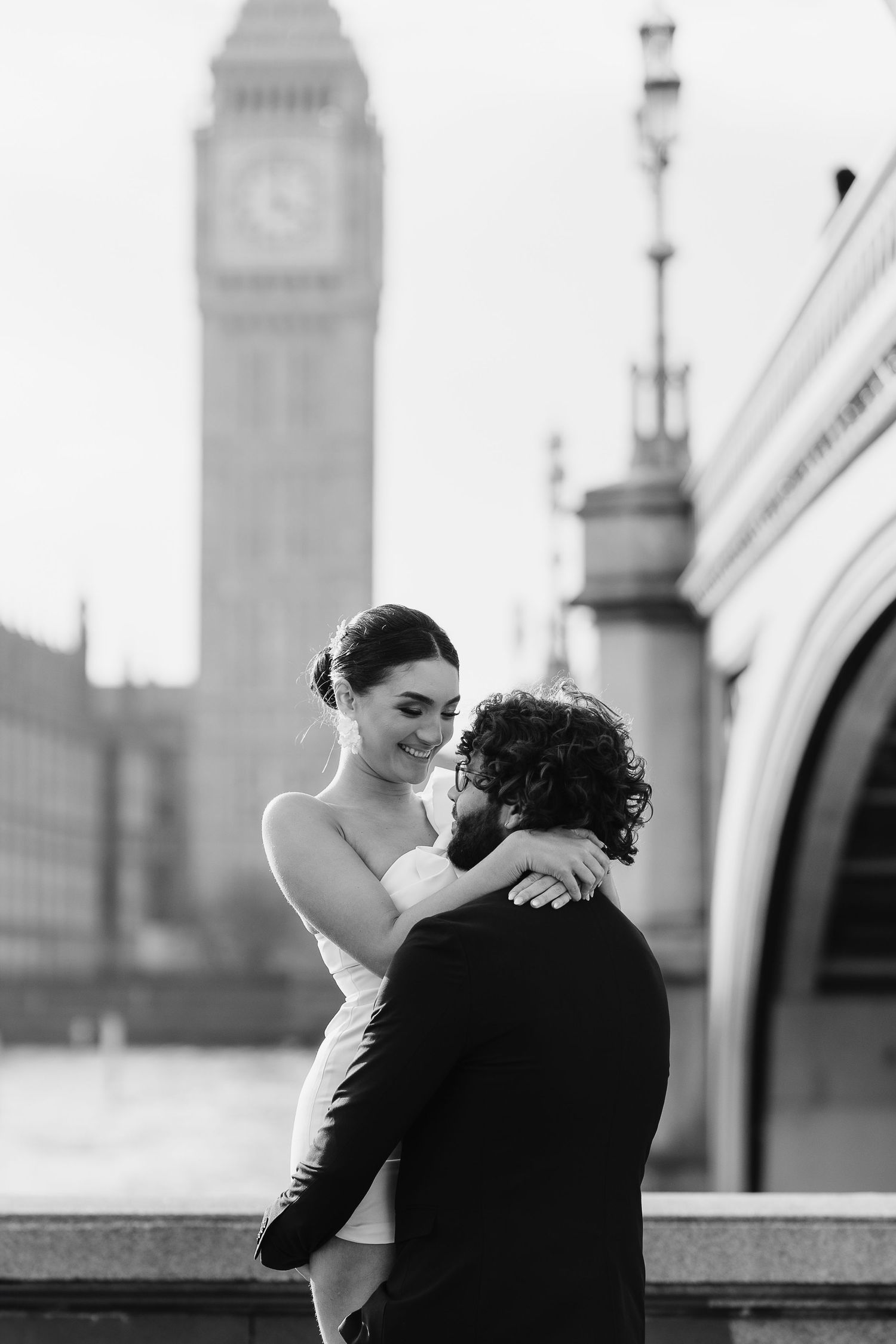 Wedding elopement London. Relaxed,Natural wedding photos Big Ben & Westminster River Thames. London Wedding photographer