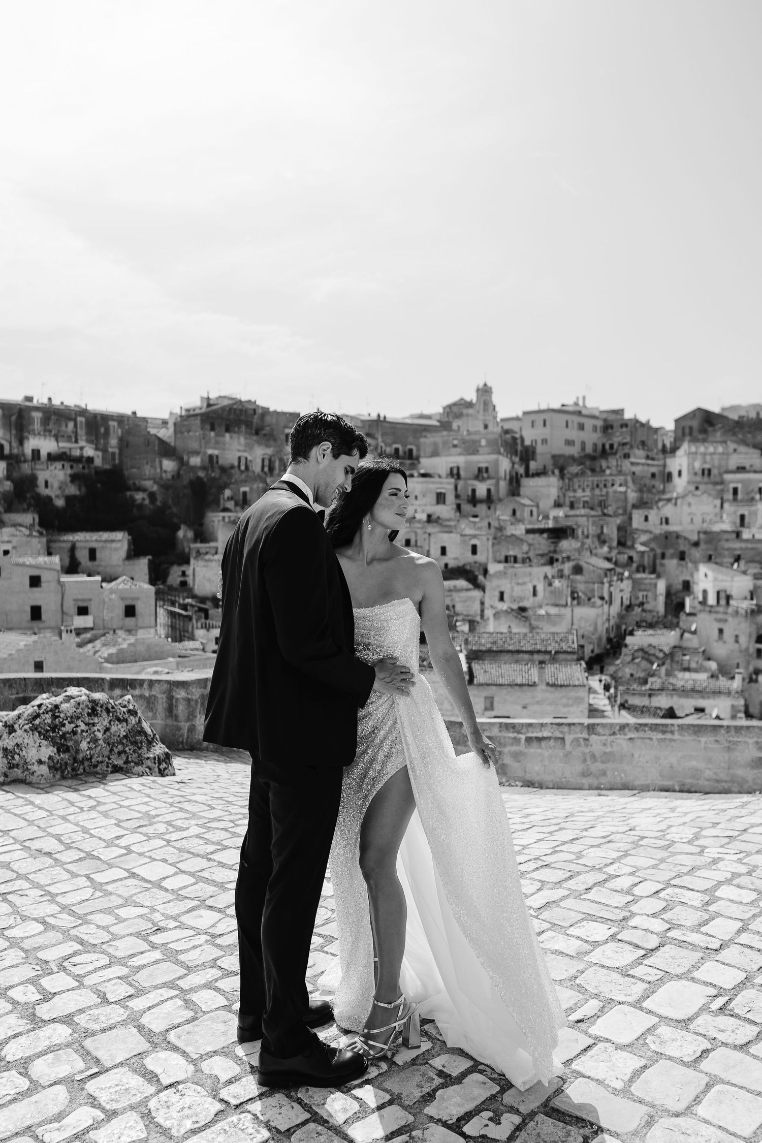 B&W Carefree relaxed sharing the stunning views. destination photographer