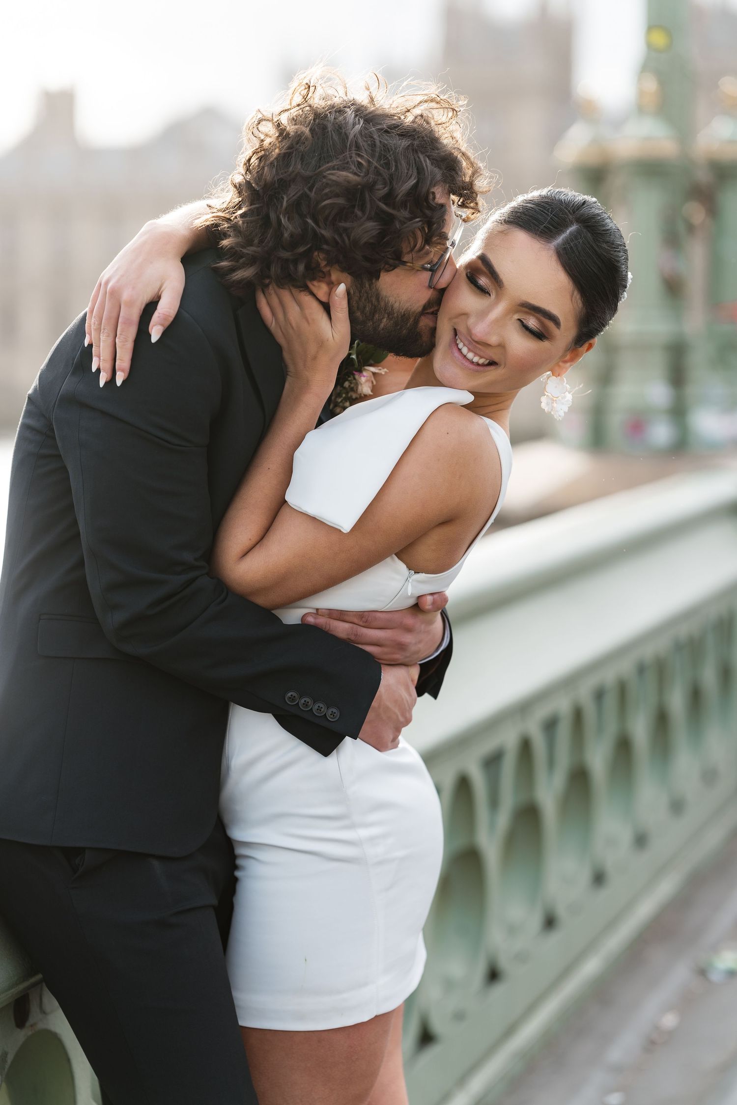 Wedding elopement London. Relaxed,Natural wedding photos Big Ben & Westminster River Thames. London Wedding photographer