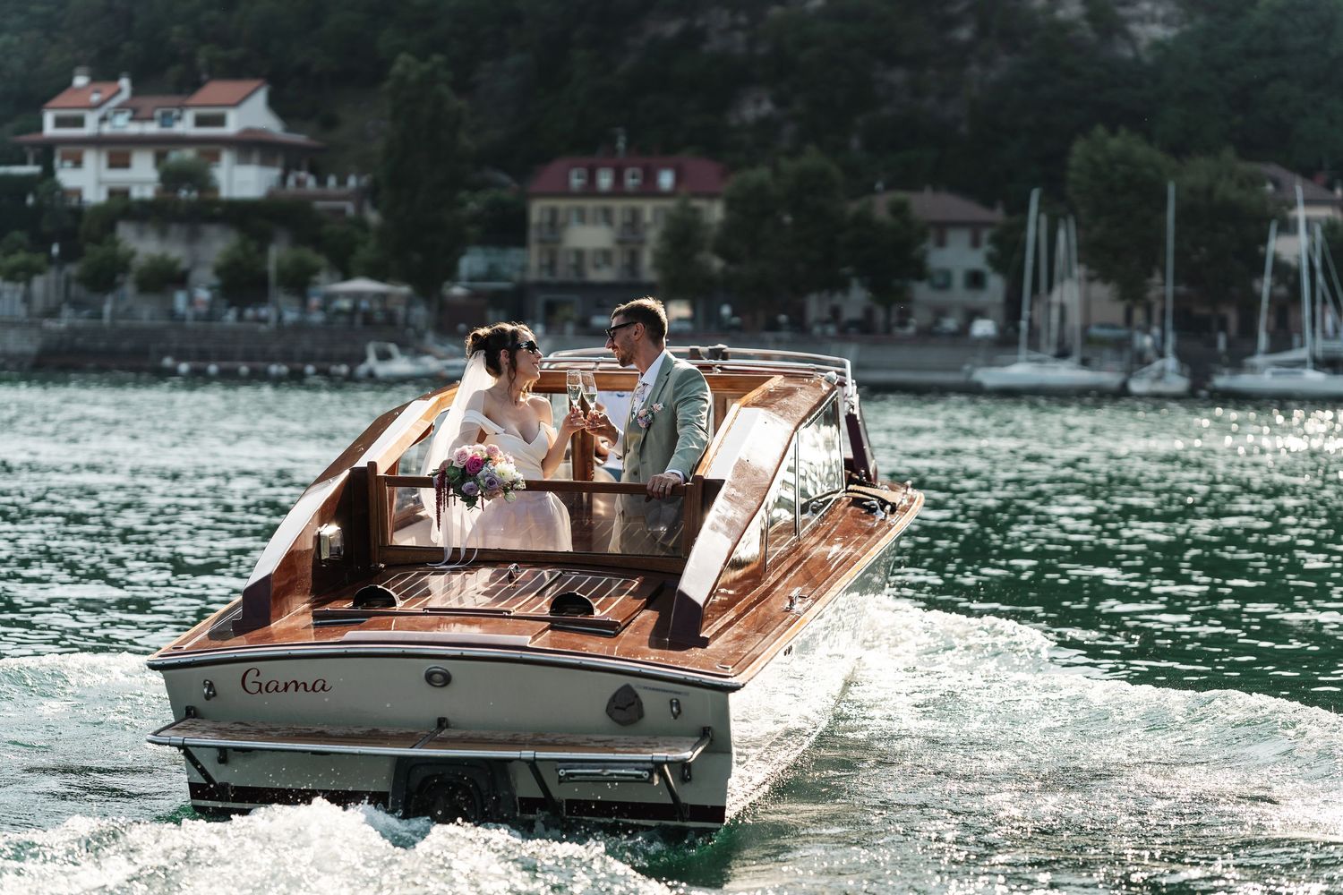Wedding boat Lake Como. Villa Giuilia Wedding Venue. Lake Como Wedding Photographer. Destination Wedding Photographer