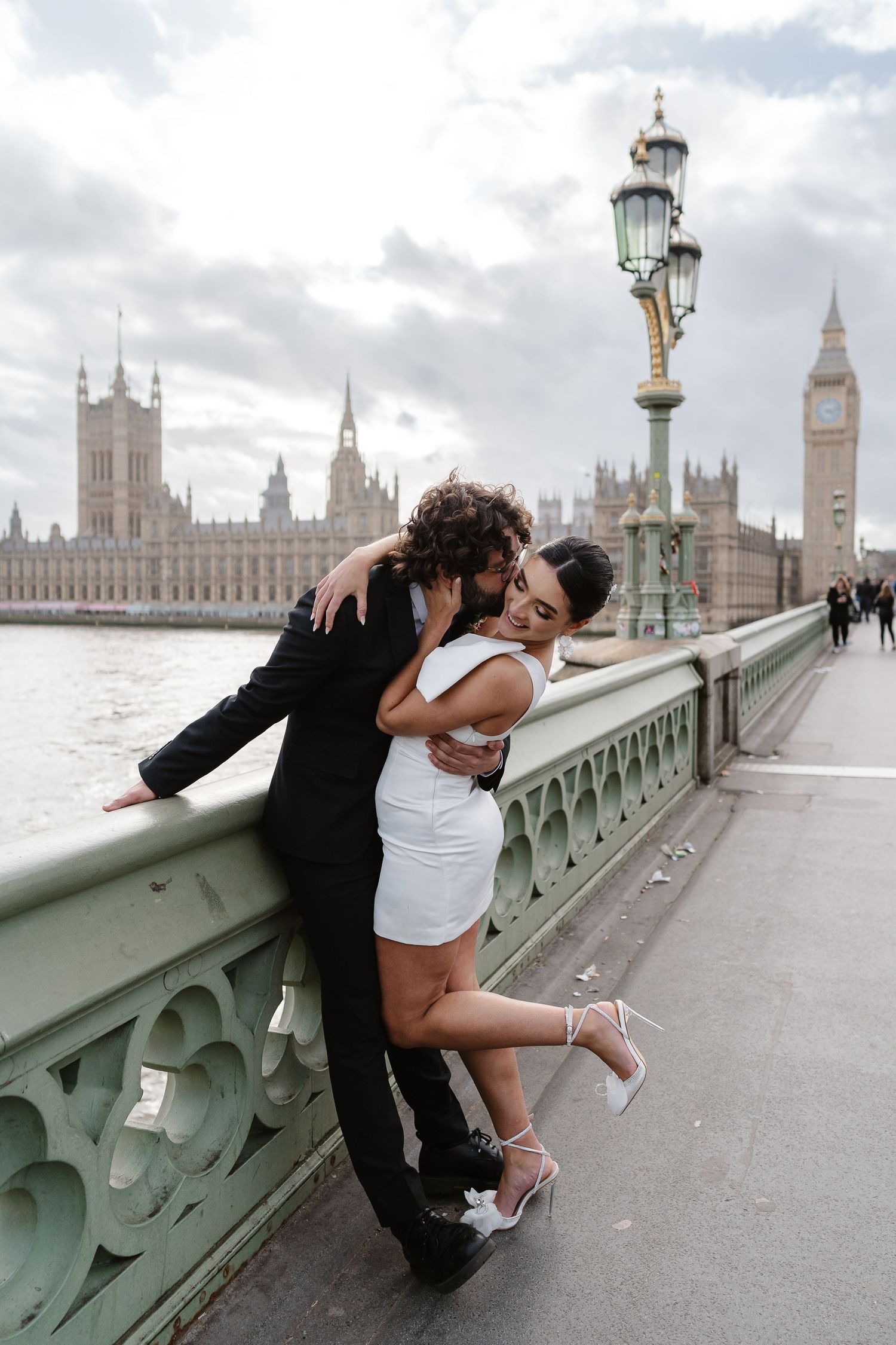 Wedding elopement London. Relaxed,Natural wedding photos Big Ben & Westminster River Thames. London Wedding photographer