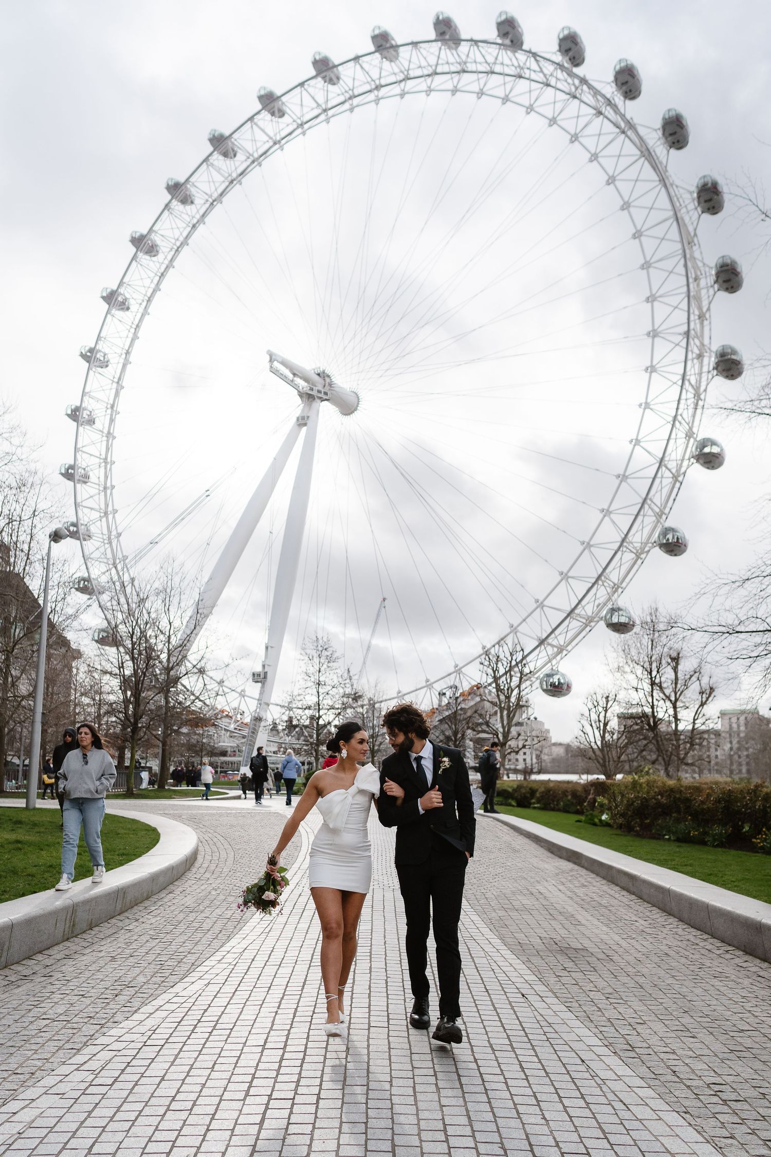 Couple Wedding Elopement. Iconic London buildings. London Eye. Double Decker Red Bus. London Wedding photographer