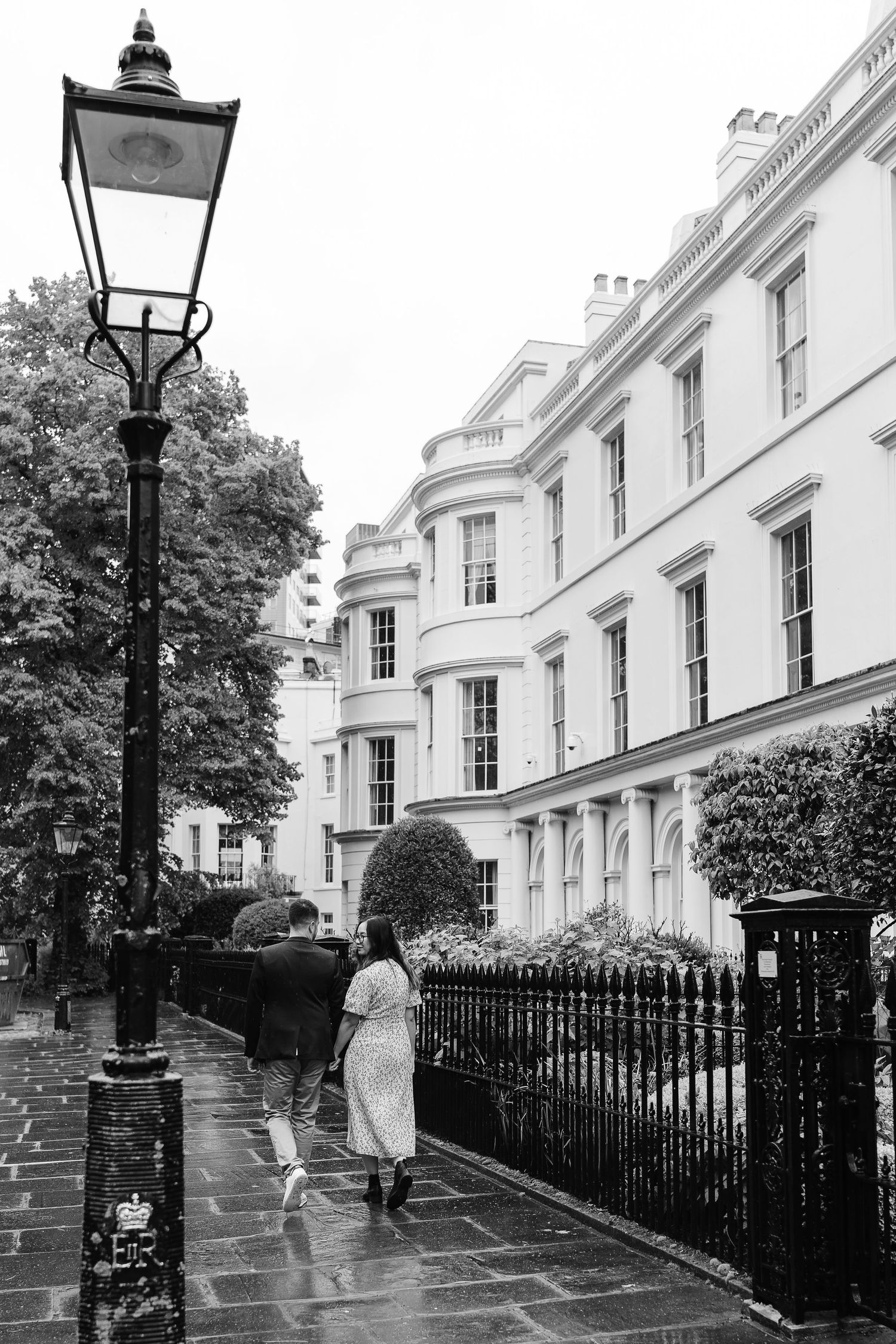 Alitha & James in Londons iconic park crescent luxury in Spring for their exciting Engagement / Pre-Wedding photoshoot engagement ring
