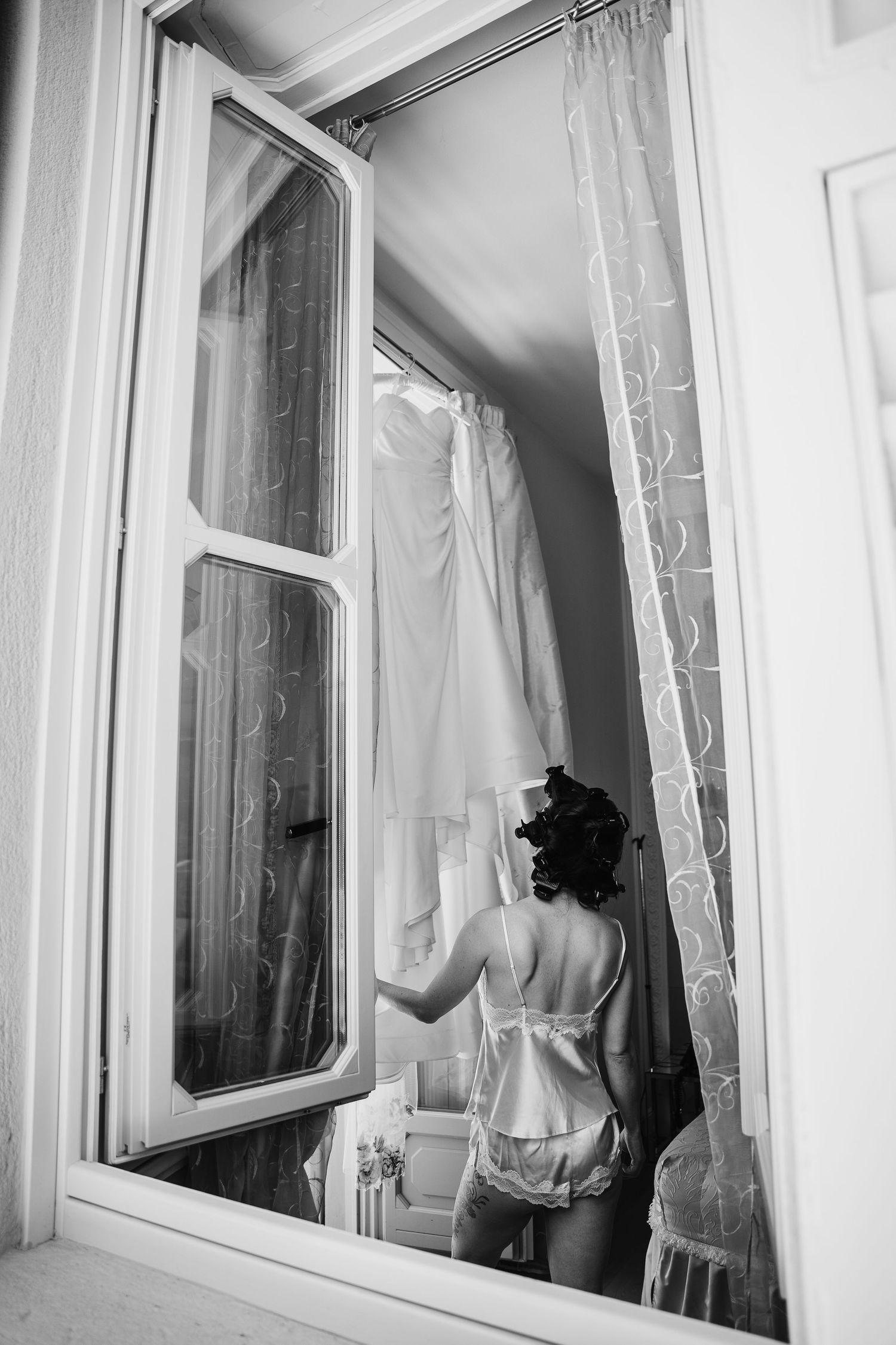 Bridal Prep. on Lake Como. Villa Guilia Wedding Venue. Lake Como Wedding Photographer. Destination Wedding Photographer