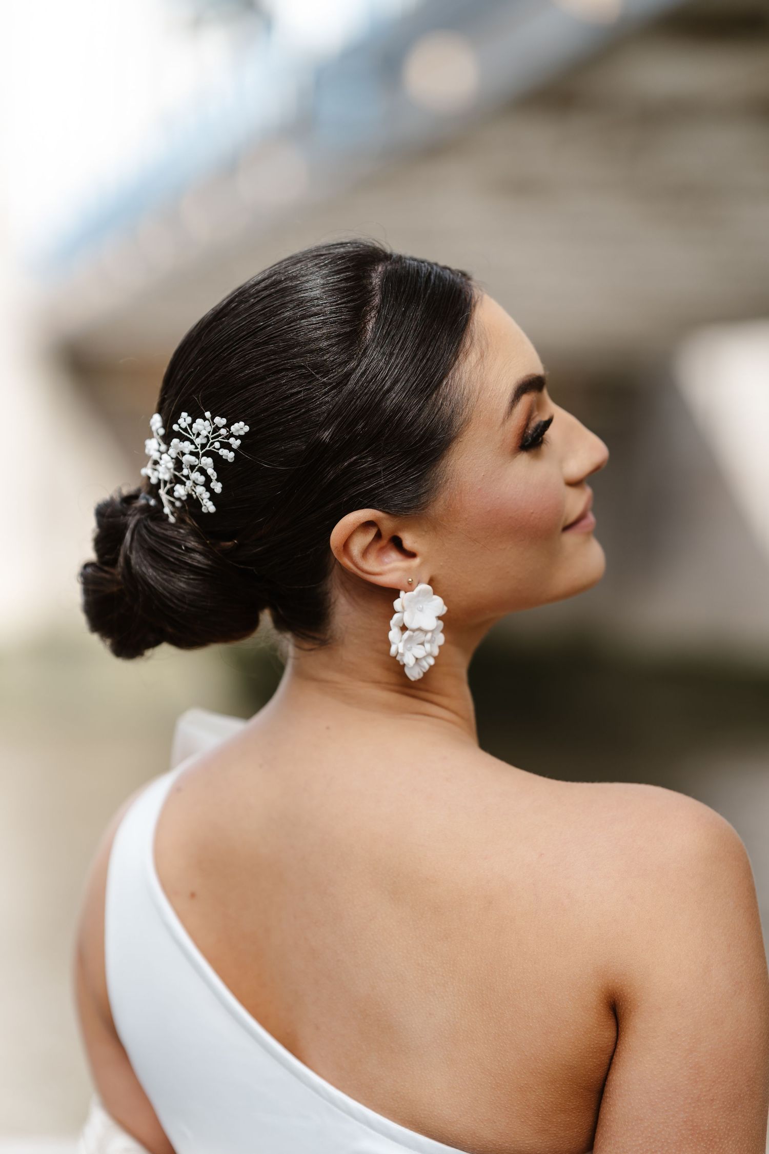 Luxury wedding photos at Tower Bridge. elegant. bridal portraits. Editorial. London Wedding Photographer. romantic