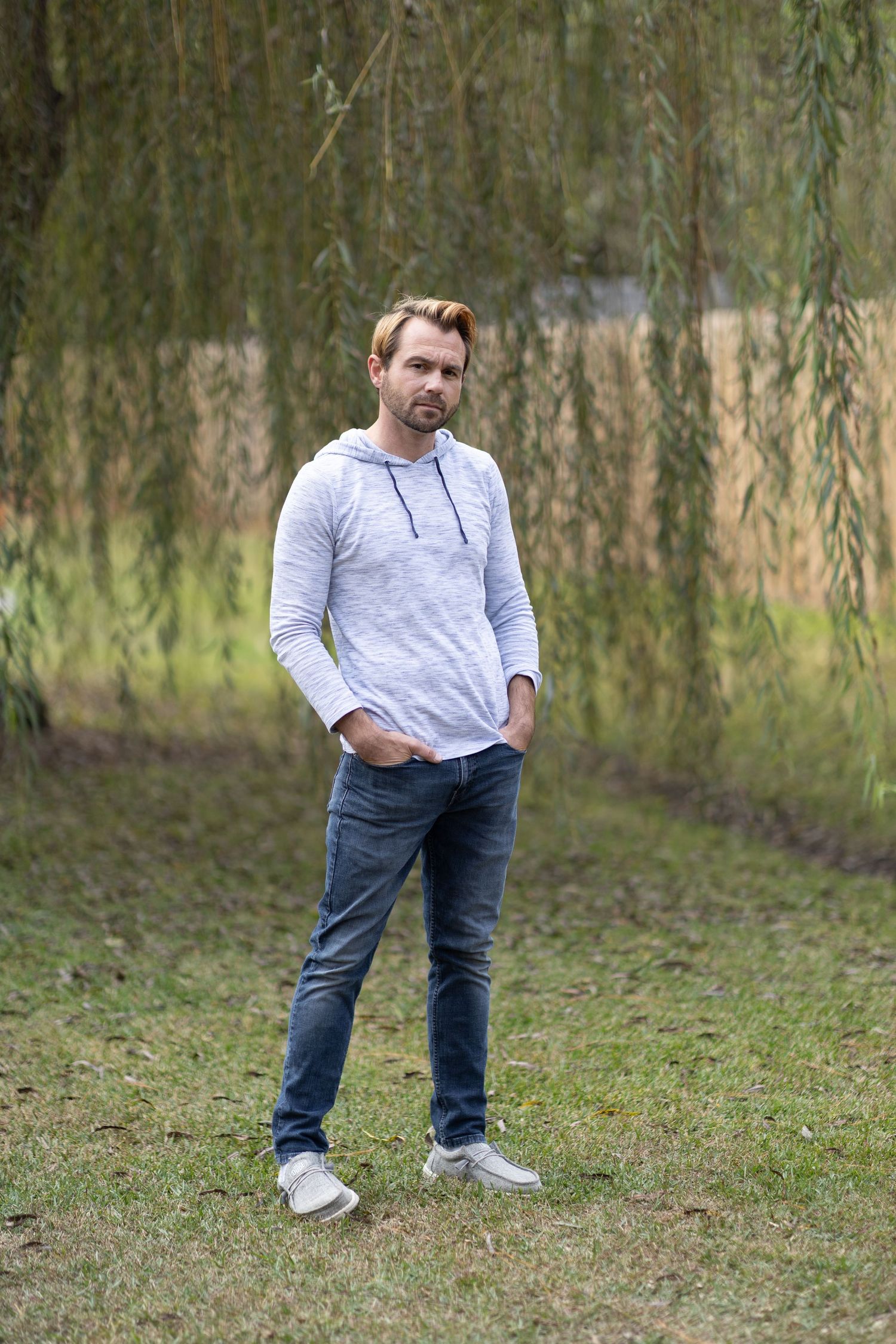 image taken with canon EF 85mm 1.4 vs Canon RF 85mm 1.2