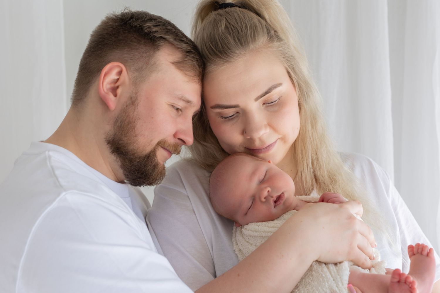 Katja Ravi Visuals odotuskuvaus Lahti Newbornkuvaus Lahti Lapsikuvaus Lahti Perhekuvaus Lahti Ylioppilaskuvaus Lahti Rippikuvaus Lahti