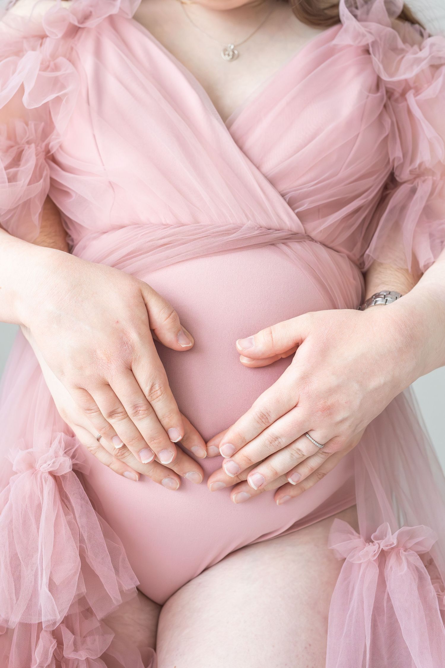 Katja Ravi Visuals odotuskuvaus Lahti Newbornkuvaus Lahti Lapsikuvaus Lahti Perhekuvaus Lahti Ylioppilaskuvaus Lahti Rippikuvaus Lahti