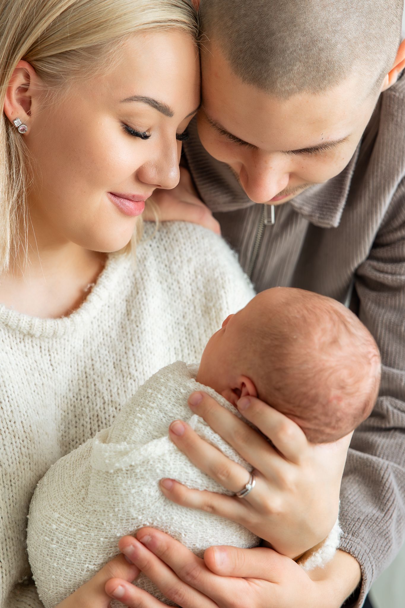 Katja Ravi Visuals odotuskuvaus Lahti Newbornkuvaus Lahti Lapsikuvaus Lahti Perhekuvaus Lahti Ylioppilaskuvaus Lahti Rippikuvaus Lahti
