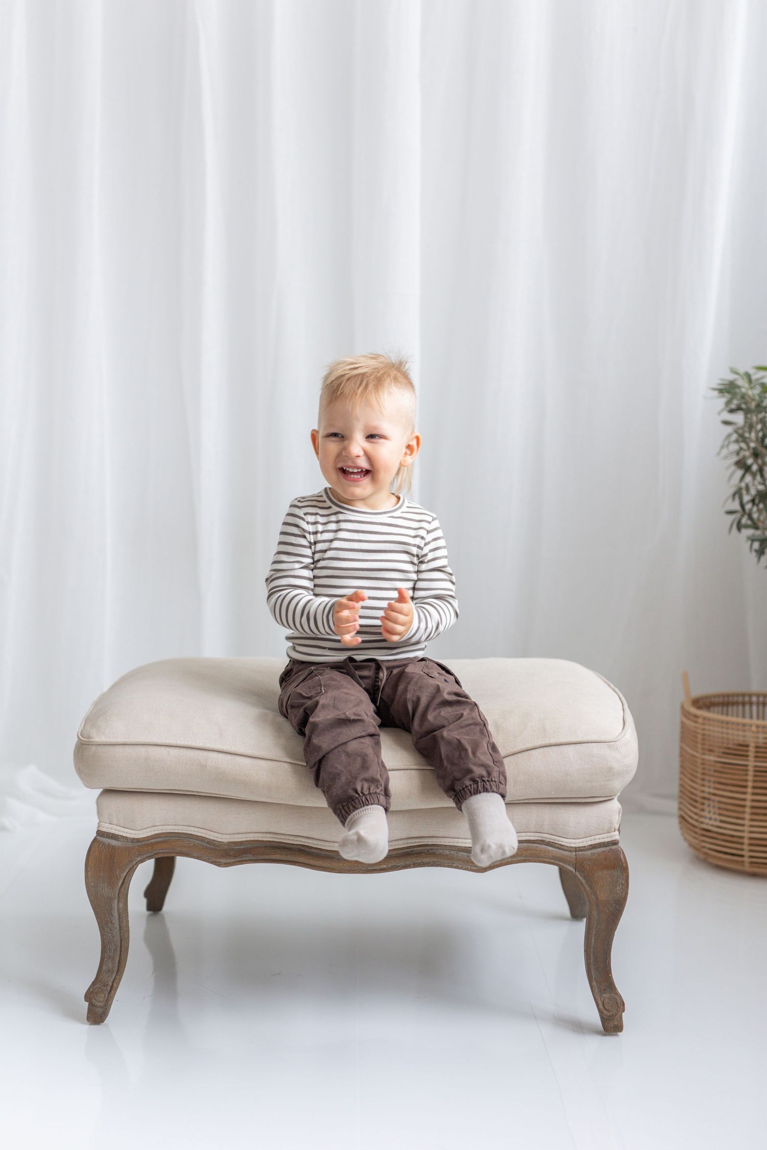 Katja Ravi Visuals odotuskuvaus Lahti Newbornkuvaus Lahti Lapsikuvaus Lahti Perhekuvaus Lahti Ylioppilaskuvaus Lahti Rippikuvaus Lahti