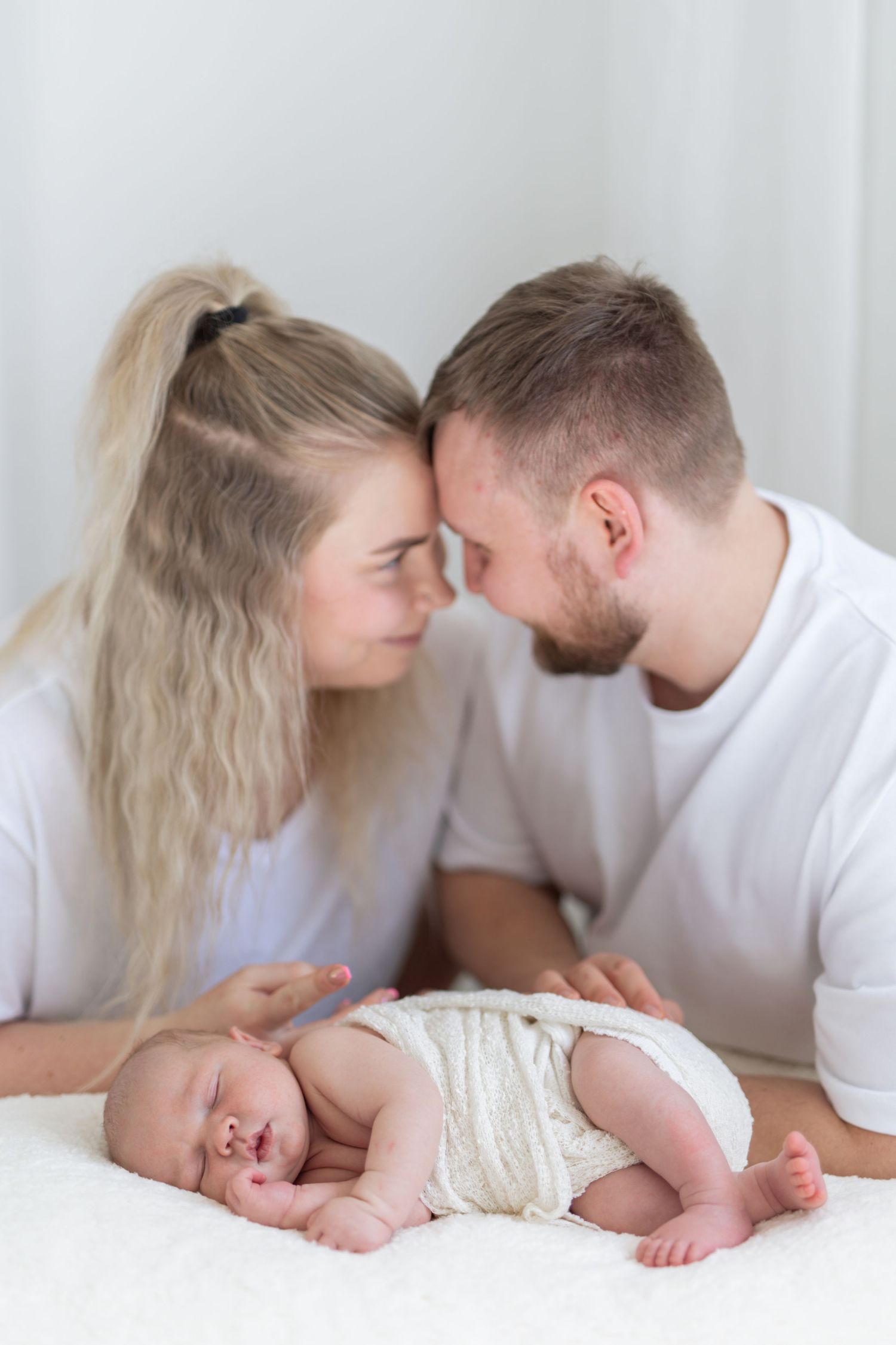 Katja Ravi Visuals odotuskuvaus Lahti Newbornkuvaus Lahti Lapsikuvaus Lahti Perhekuvaus Lahti Ylioppilaskuvaus Lahti Rippikuvaus Lahti