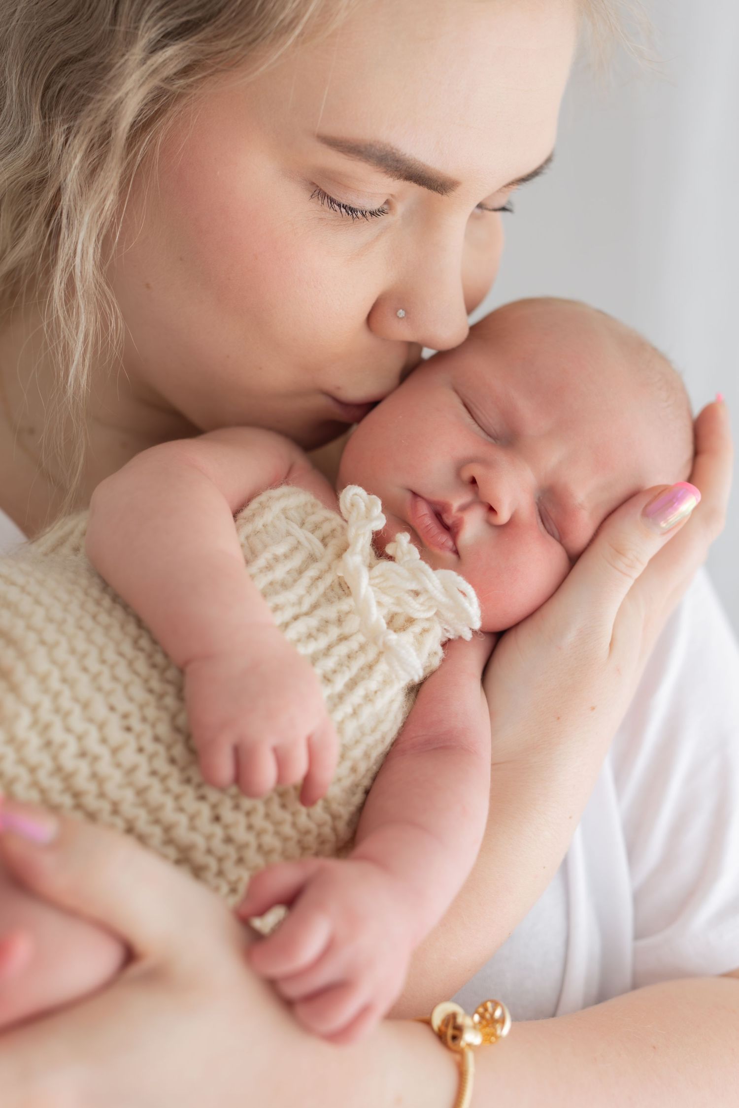 Katja Ravi Visuals odotuskuvaus Lahti Newbornkuvaus Lahti Lapsikuvaus Lahti Perhekuvaus Lahti Ylioppilaskuvaus Lahti Rippikuvaus Lahti
