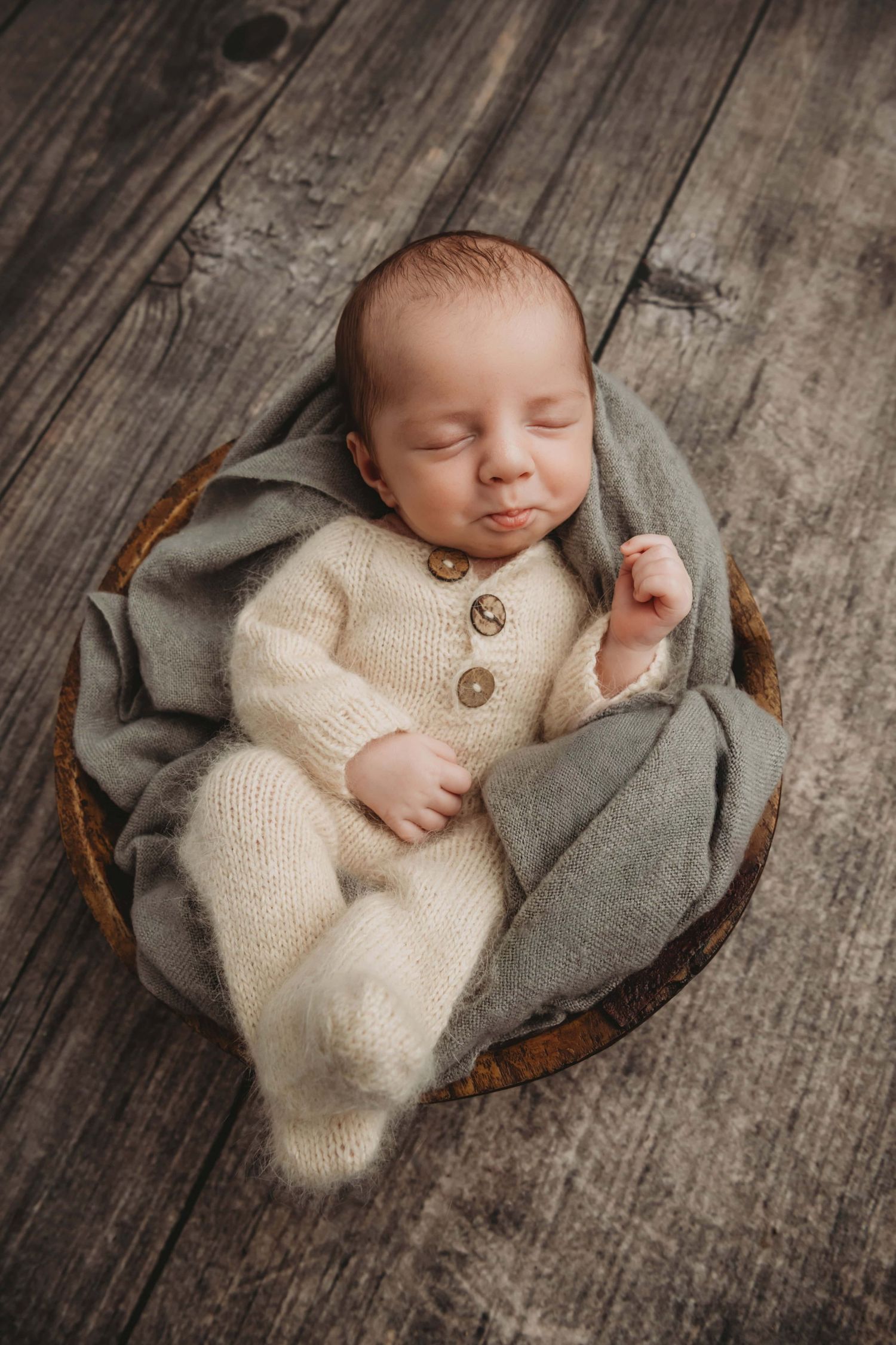 Newborn portrait for family traveling from Kennewick Washington to Walla Walla photography studio