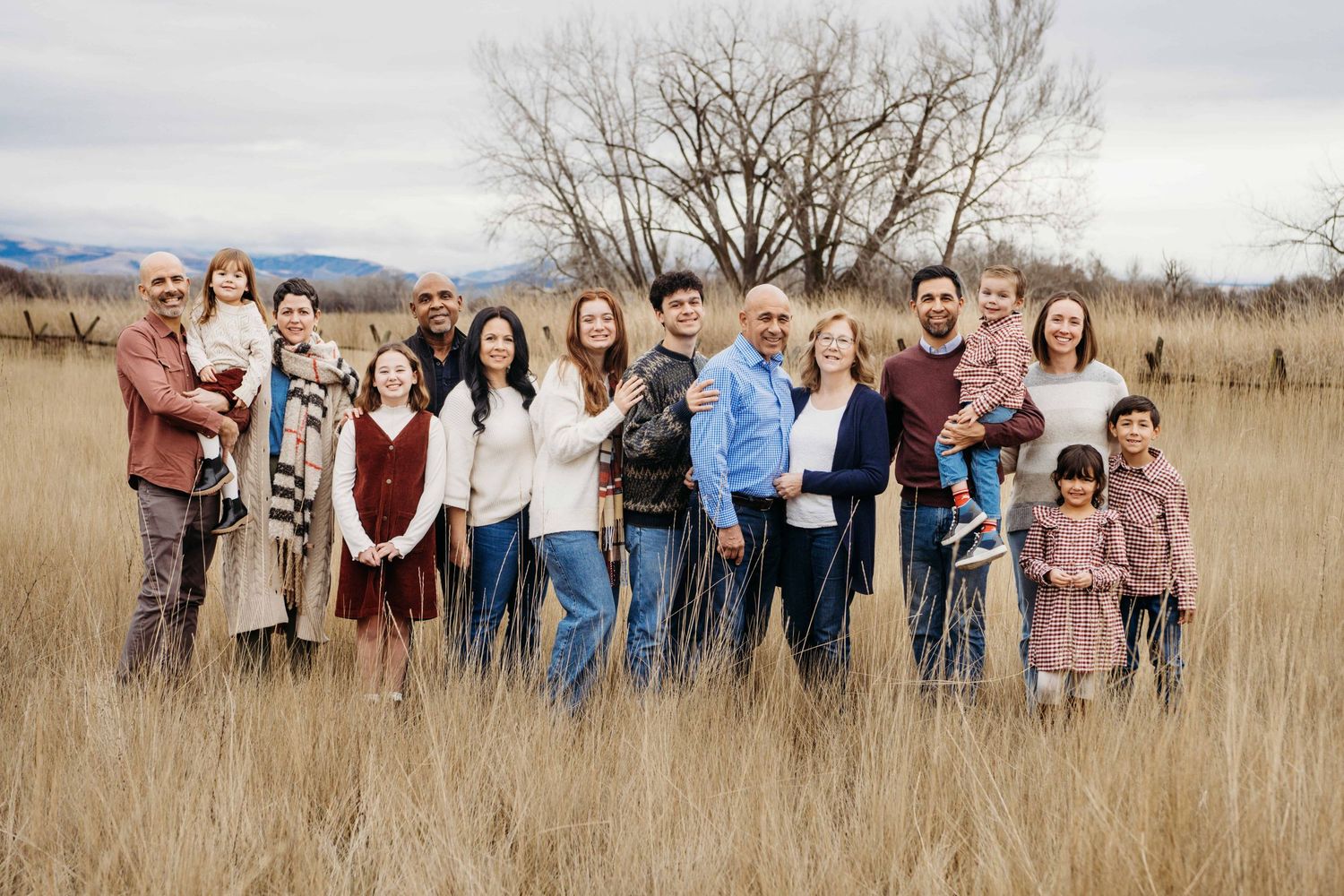 A large extended family portrait in a field in Walla Walla.