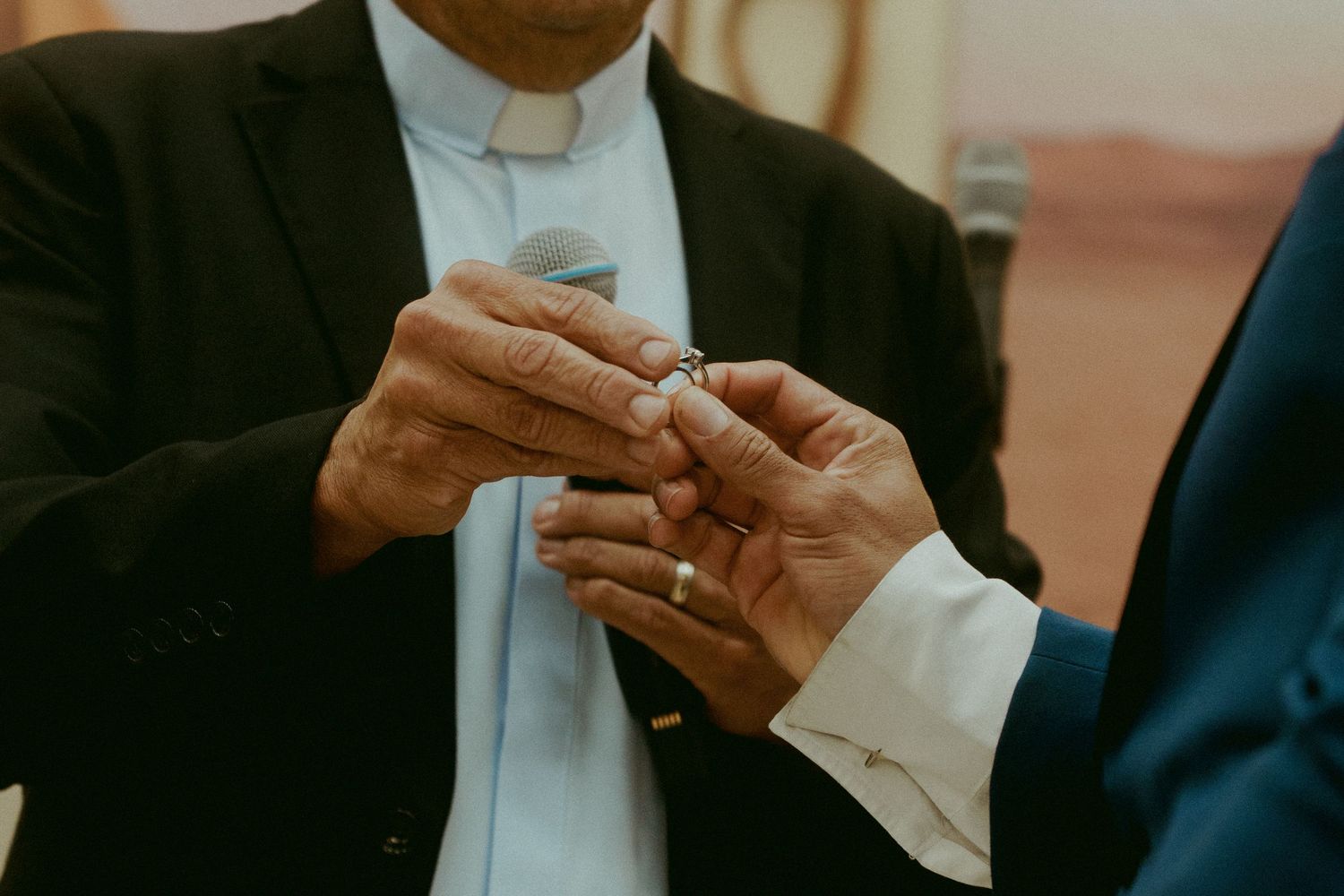 entrega de anillo wedding ring photo
