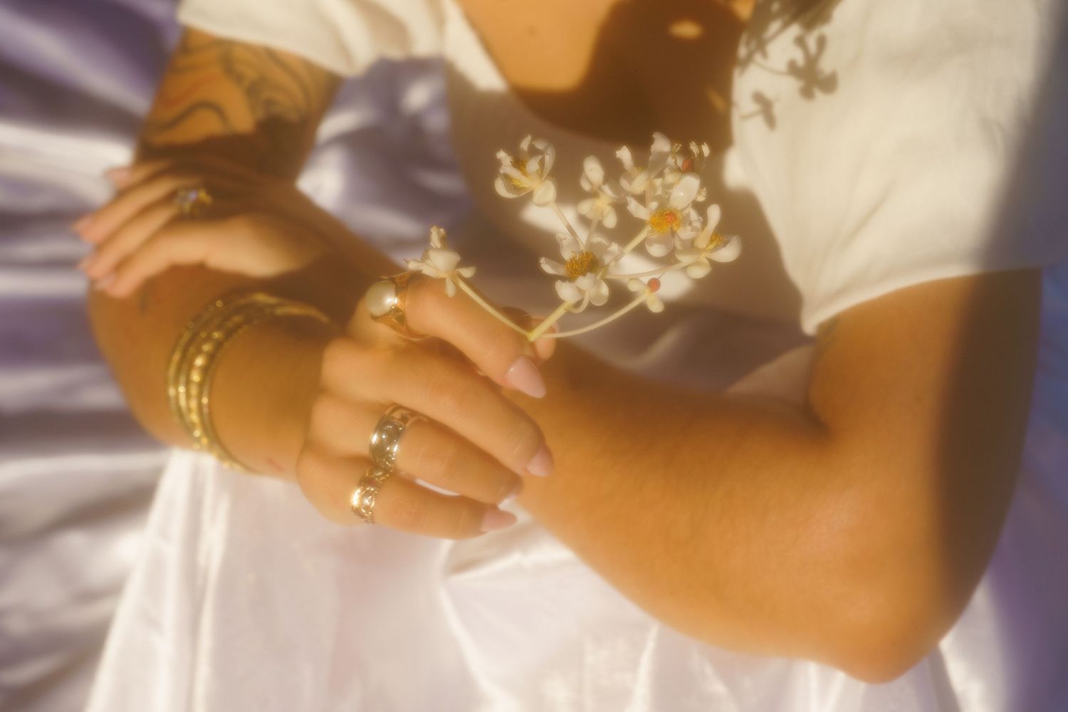 Ethereal and dreamy photoshoot with flowers