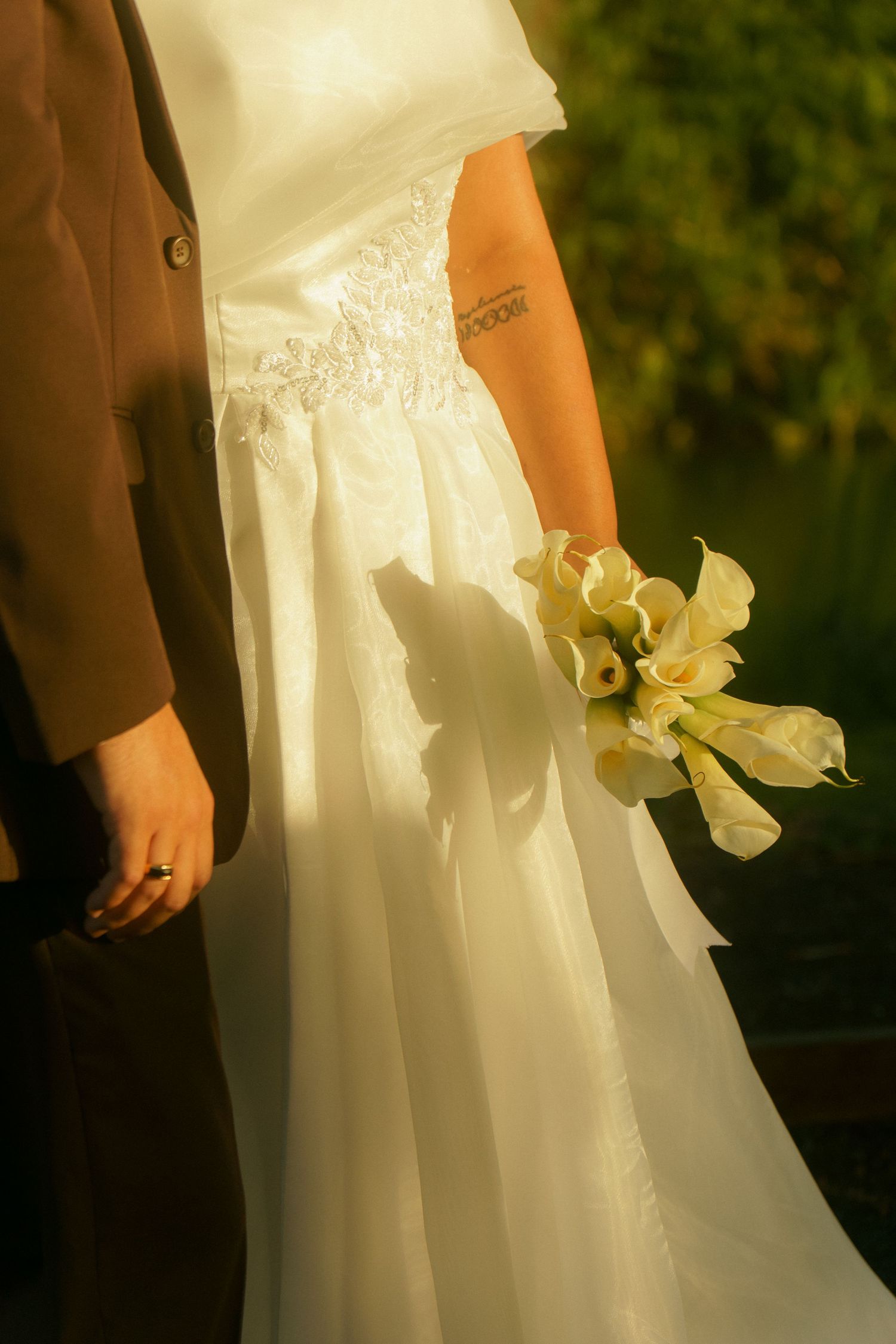 wedding flowers lily bouquet