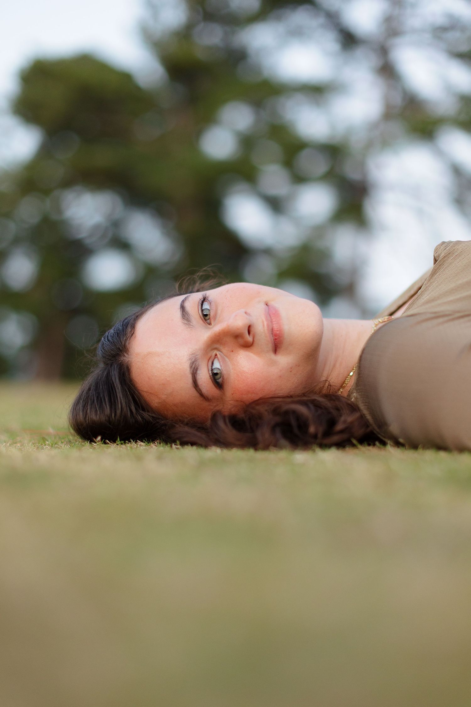 Senior portrait at Audubon Park by Memphis photographer Emily Joy Photography